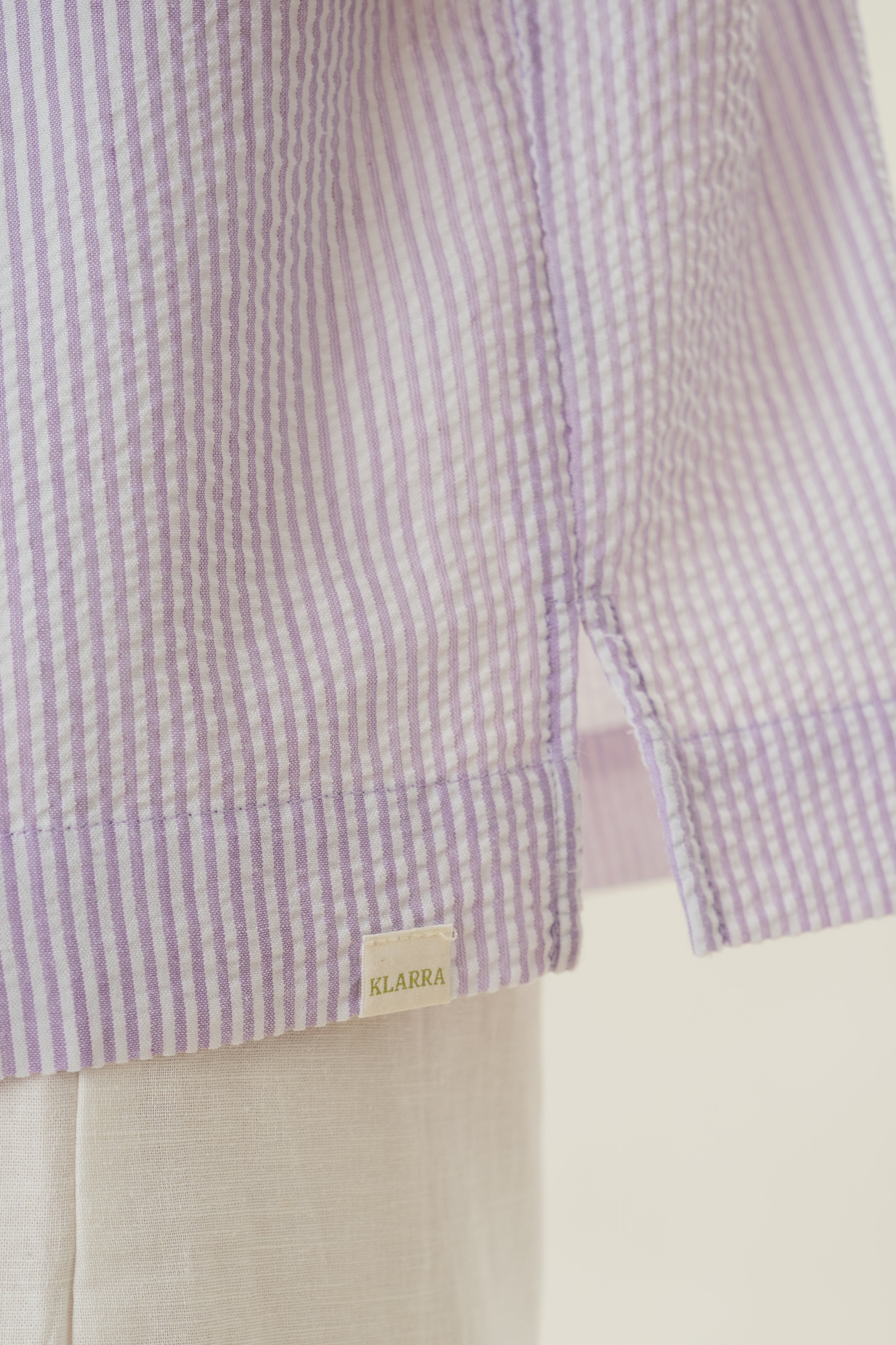 Cruise Short Sleeved Shirt in Seersucker Orchid Stripes