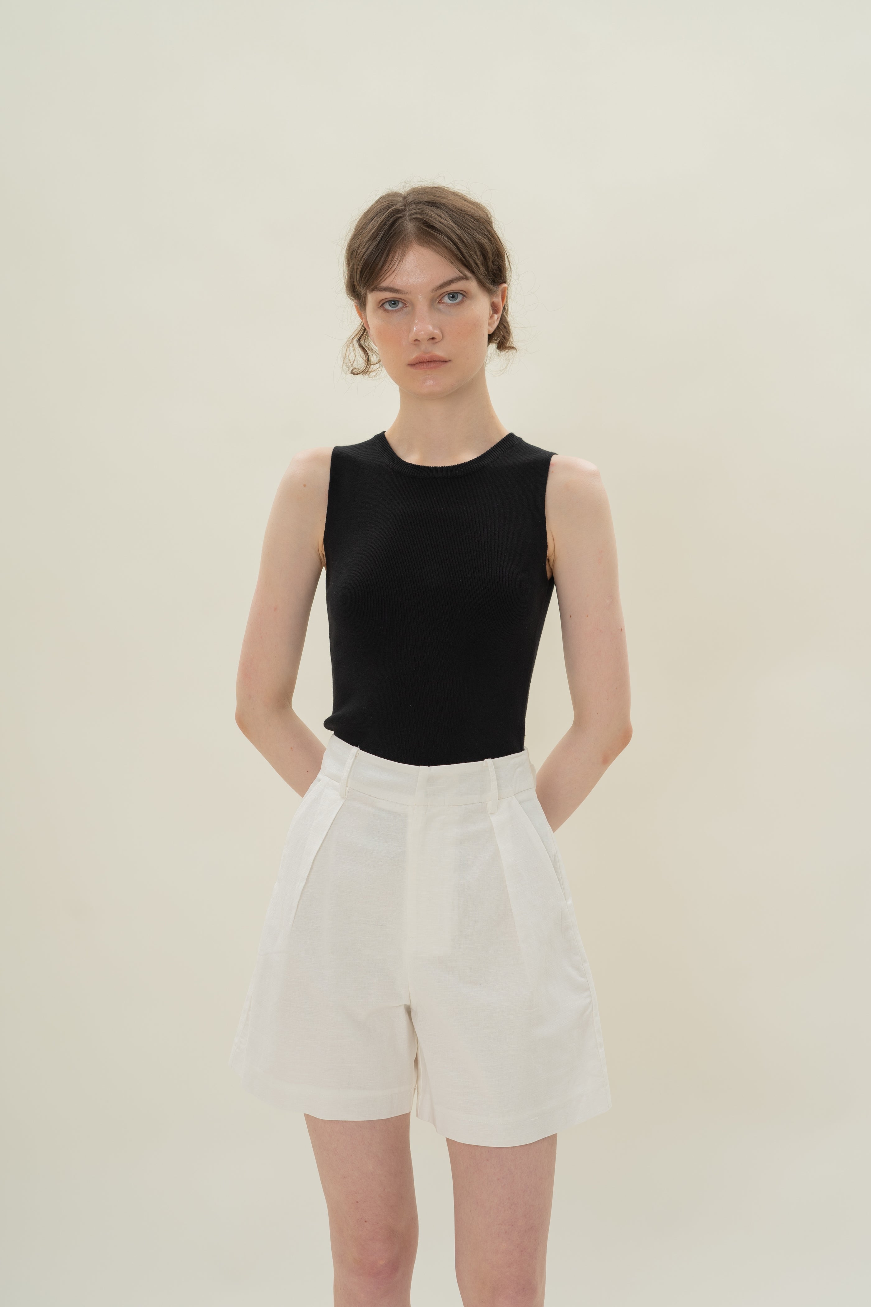 Pleated Linen Long Shorts in White