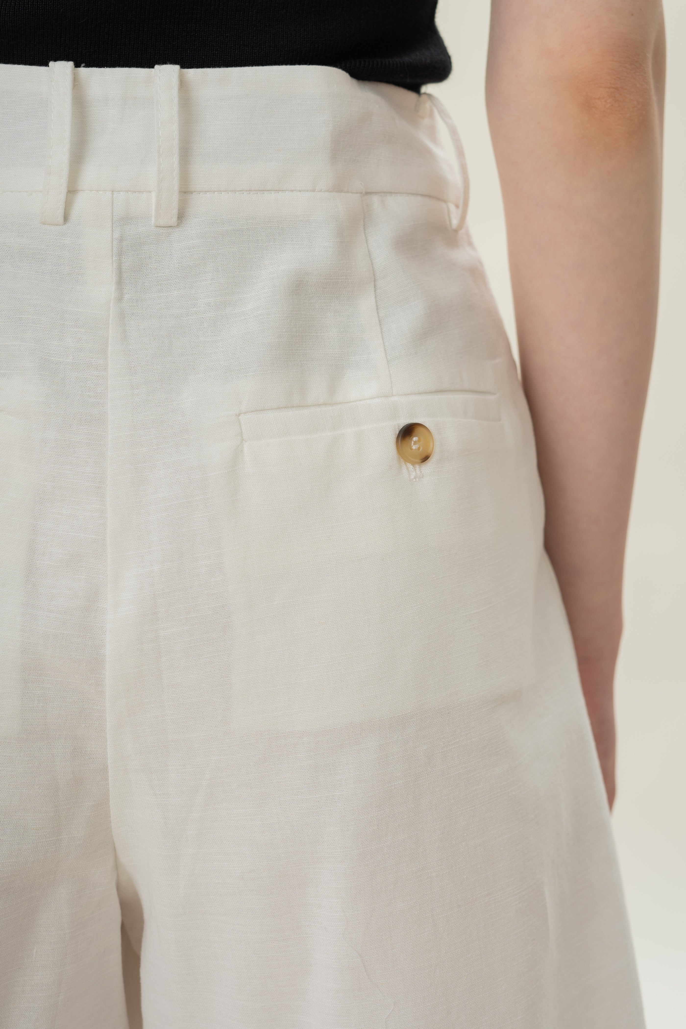 Pleated Linen Long Shorts in White