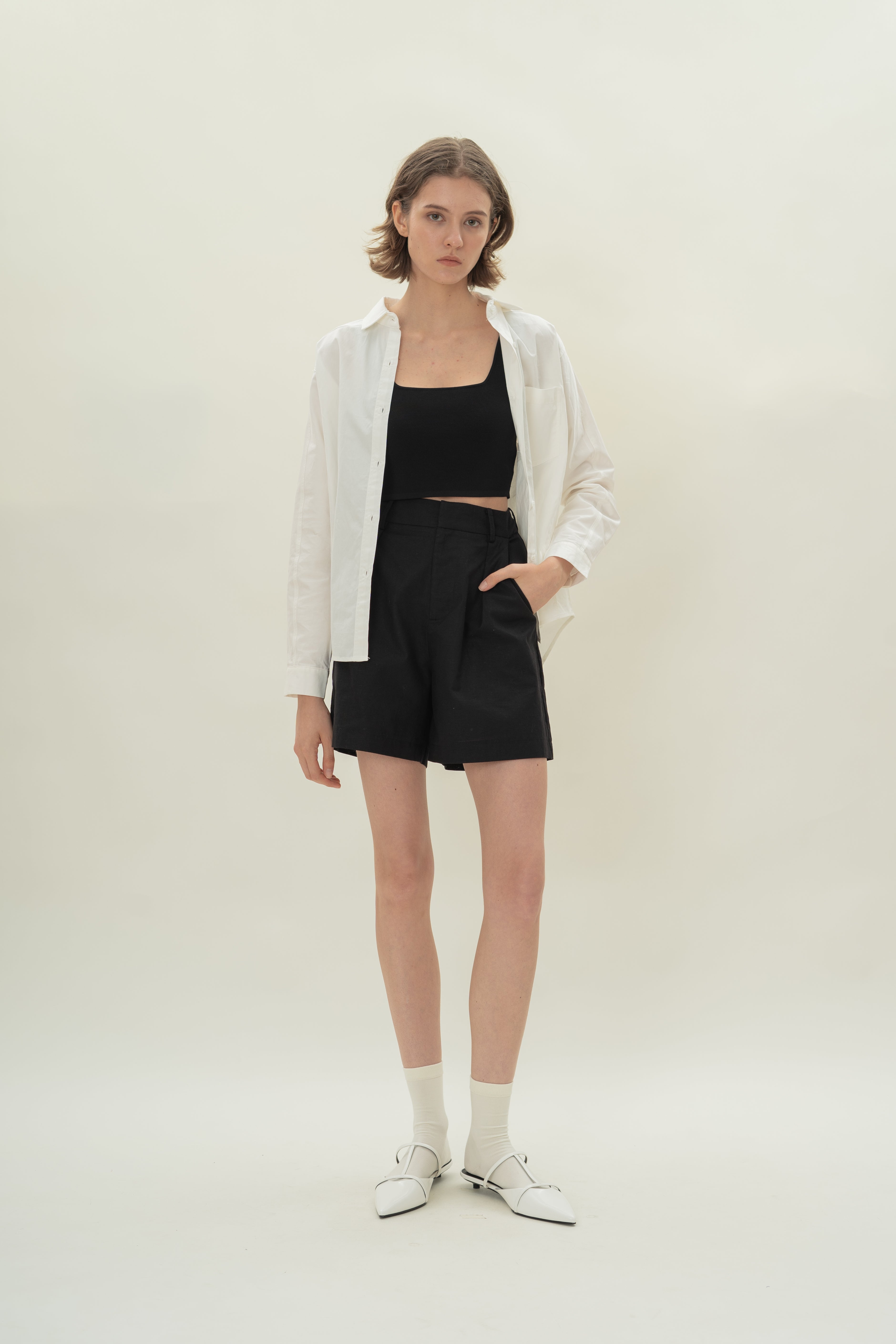 Pleated Linen Long Shorts in Black