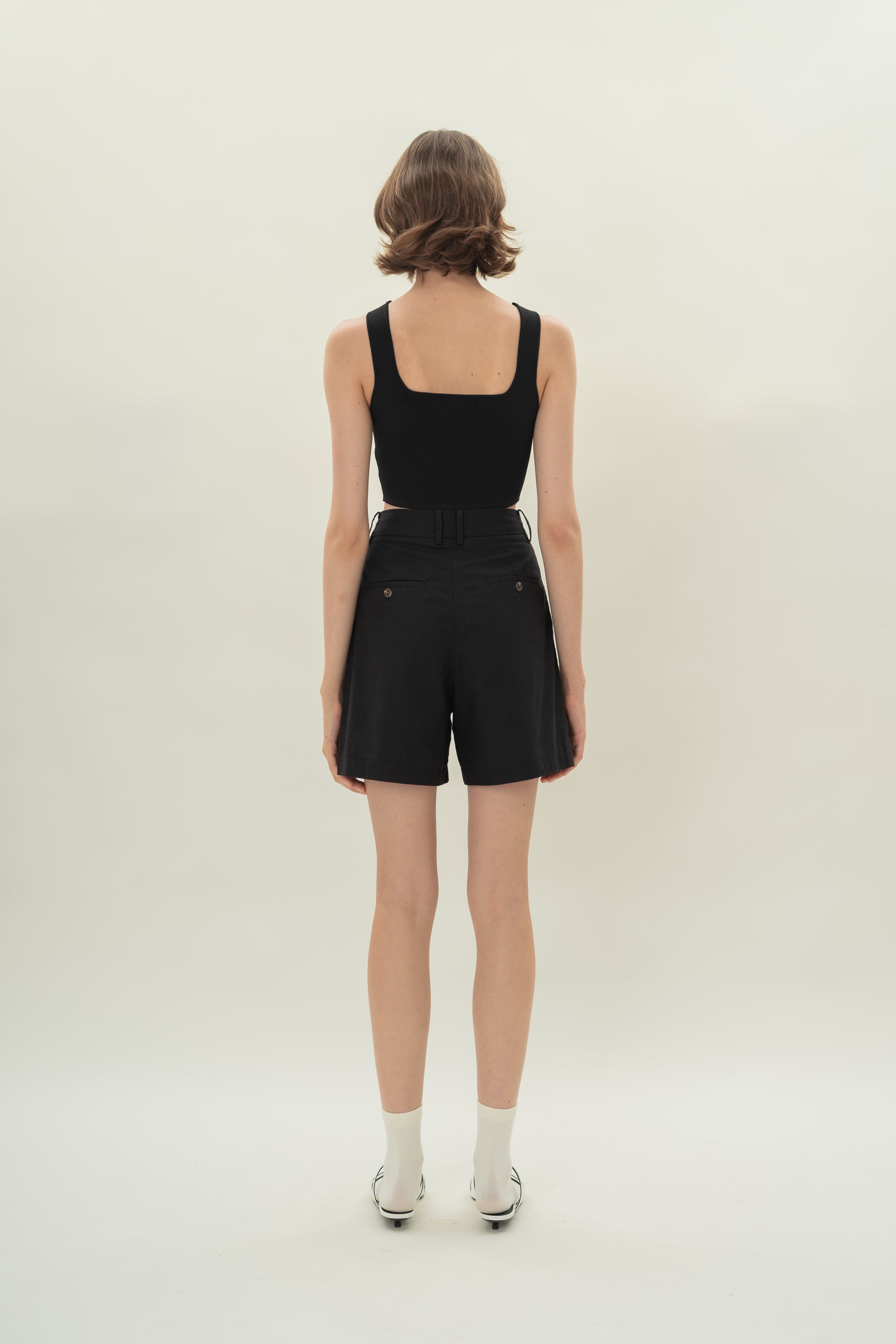 Pleated Linen Long Shorts in Black