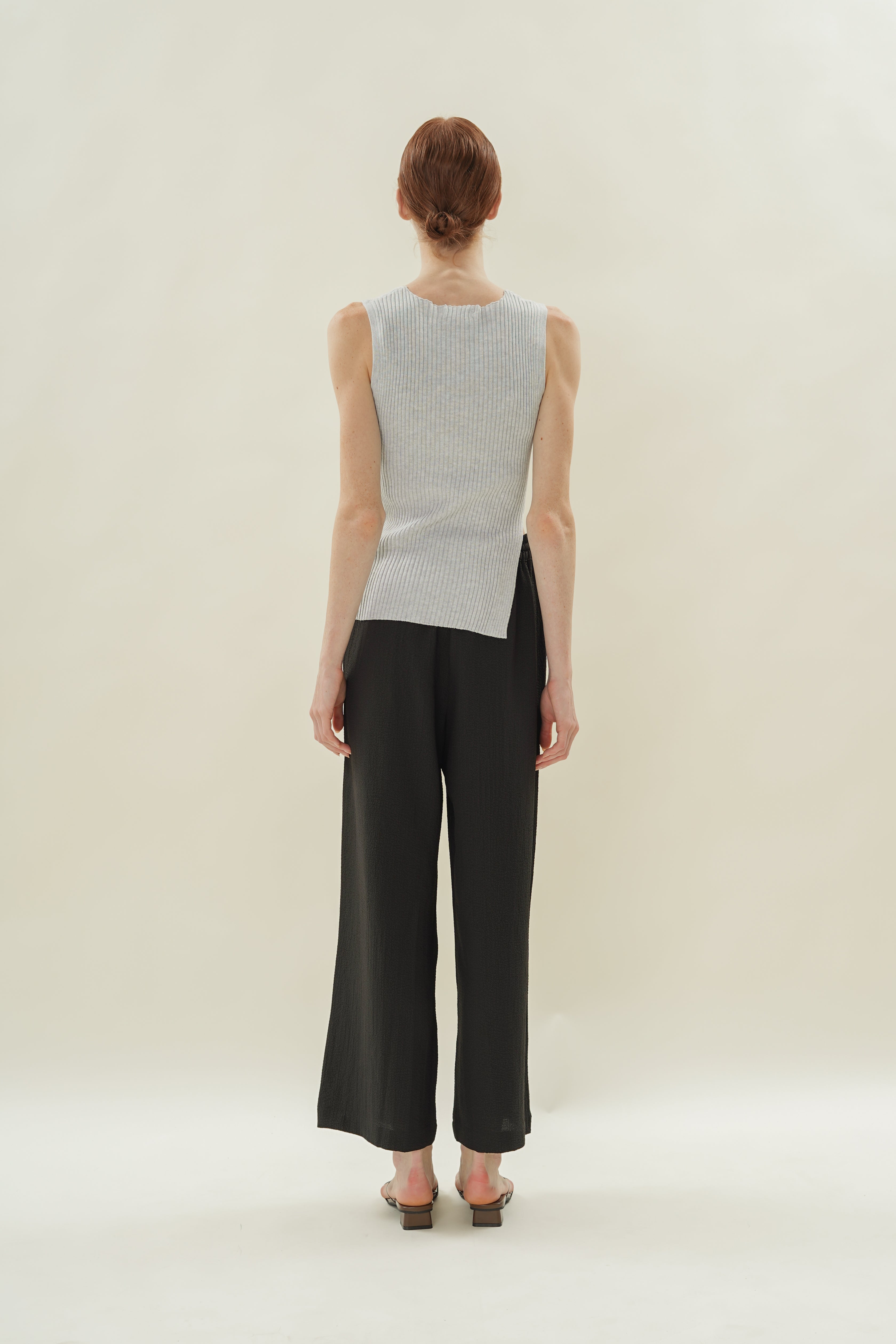Sleeveless Rib Knit Top With Slit in Heather Grey