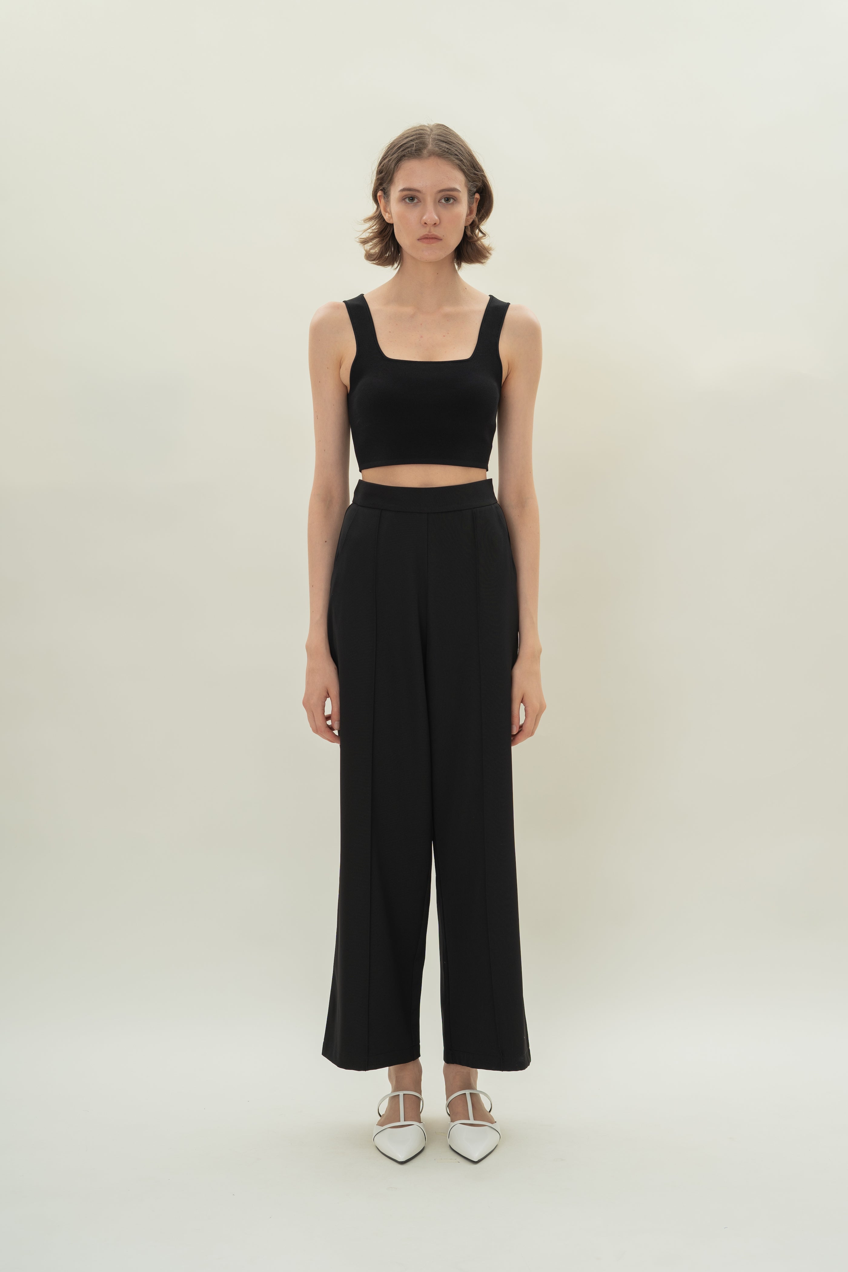 High Waisted Wide Legged Trousers w Foldlines in Black