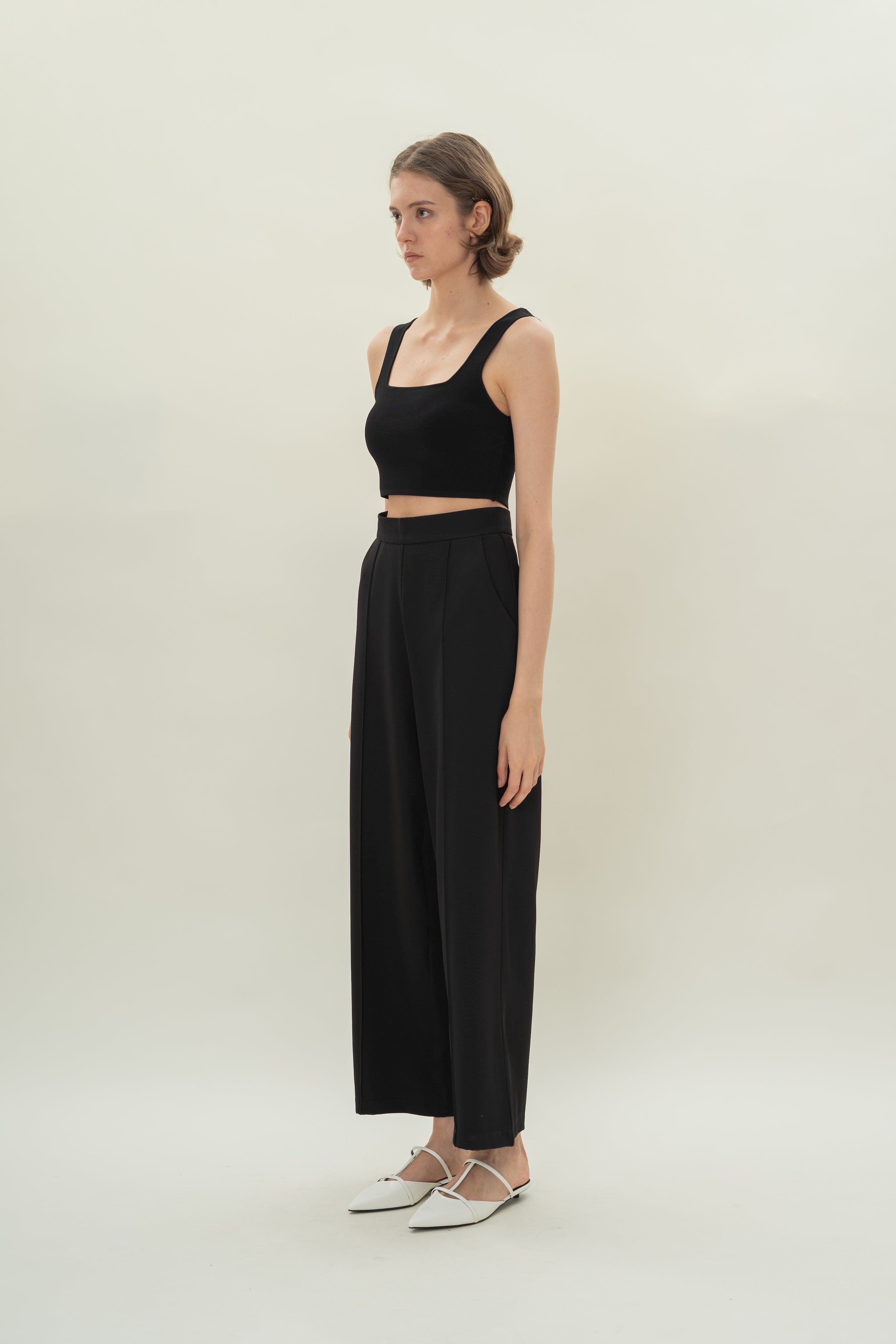 High Waisted Wide Legged Trousers w Foldlines in Black