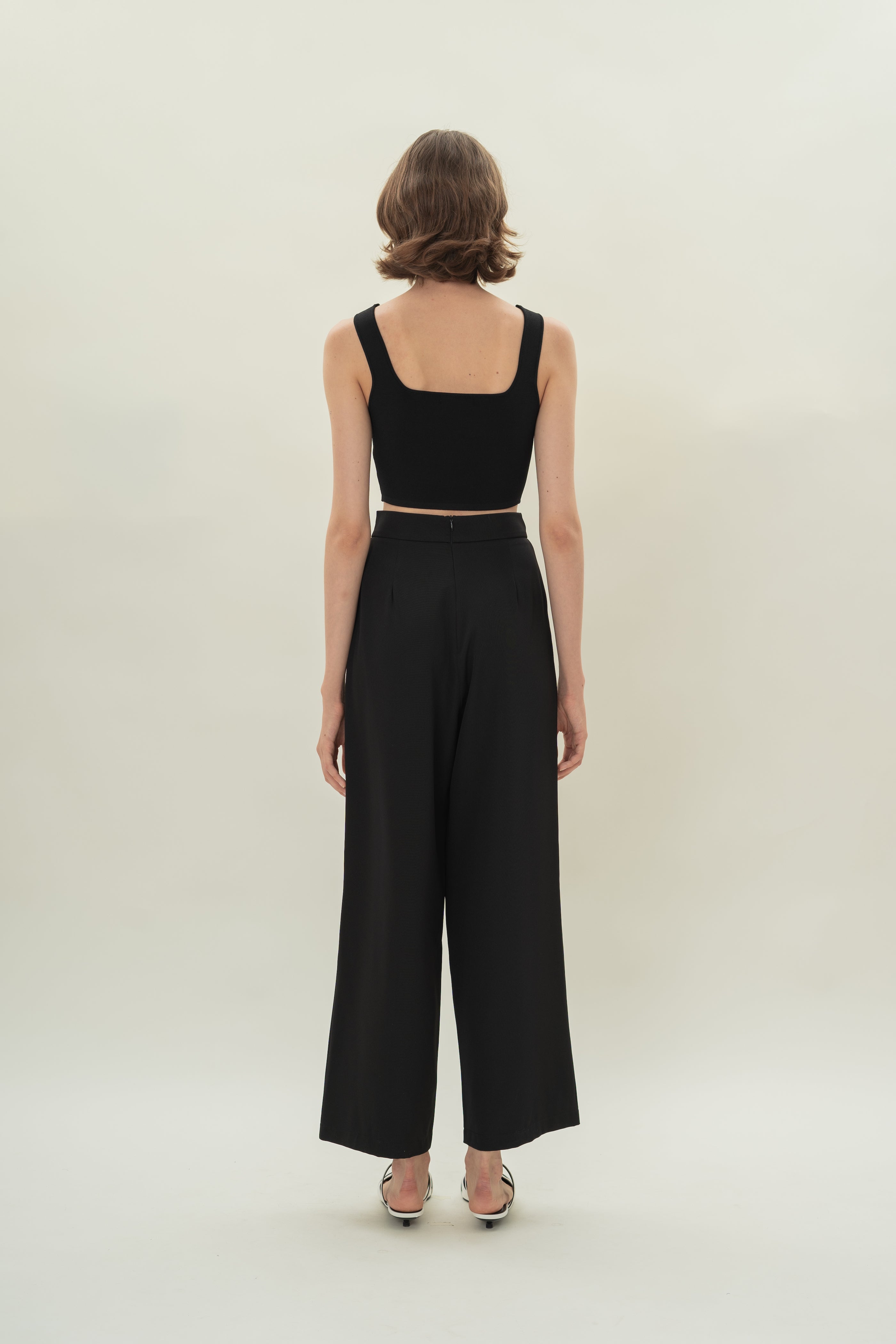 High Waisted Wide Legged Trousers w Foldlines in Black