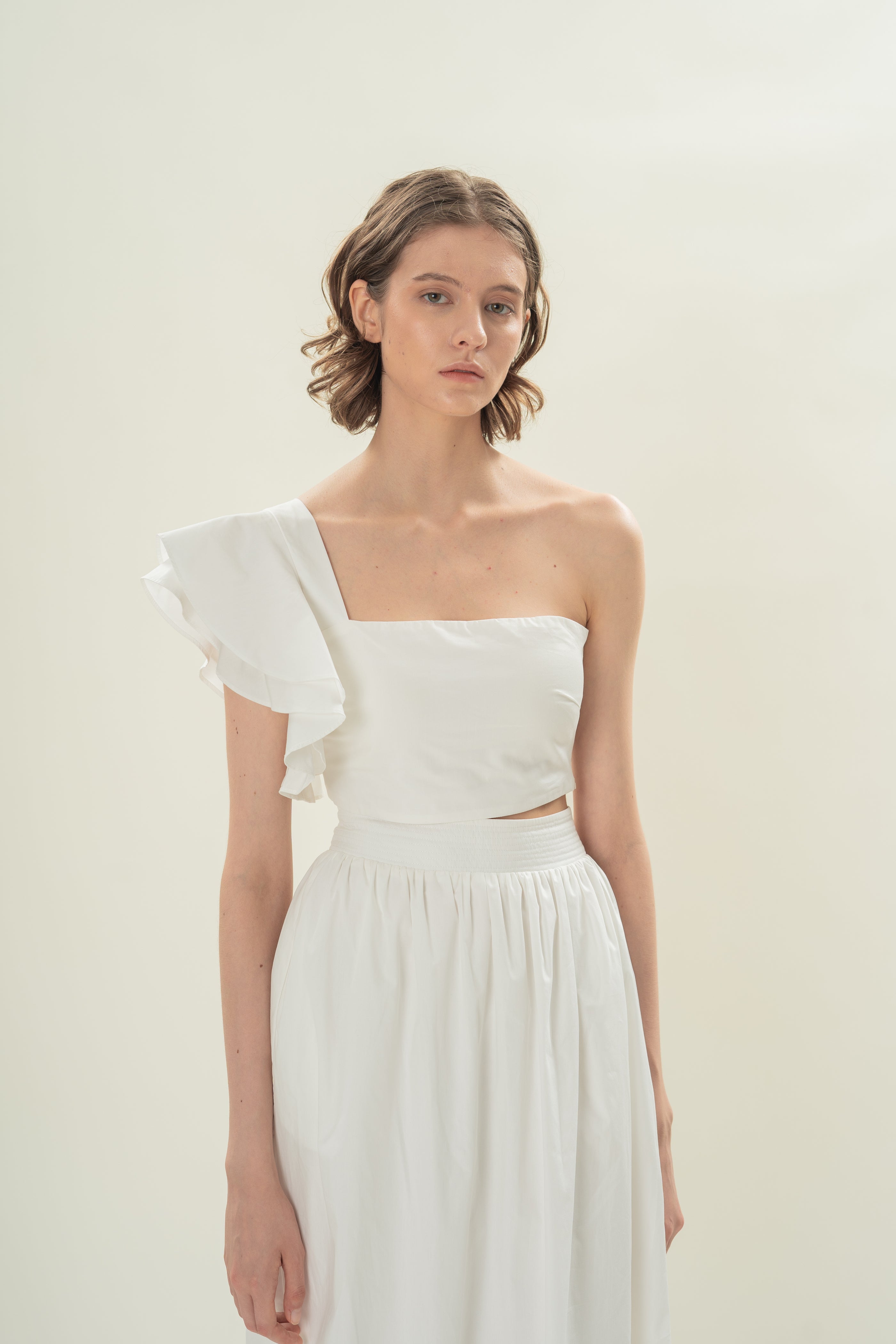 Toga Bustier Top With Ruffled Sleeve in White