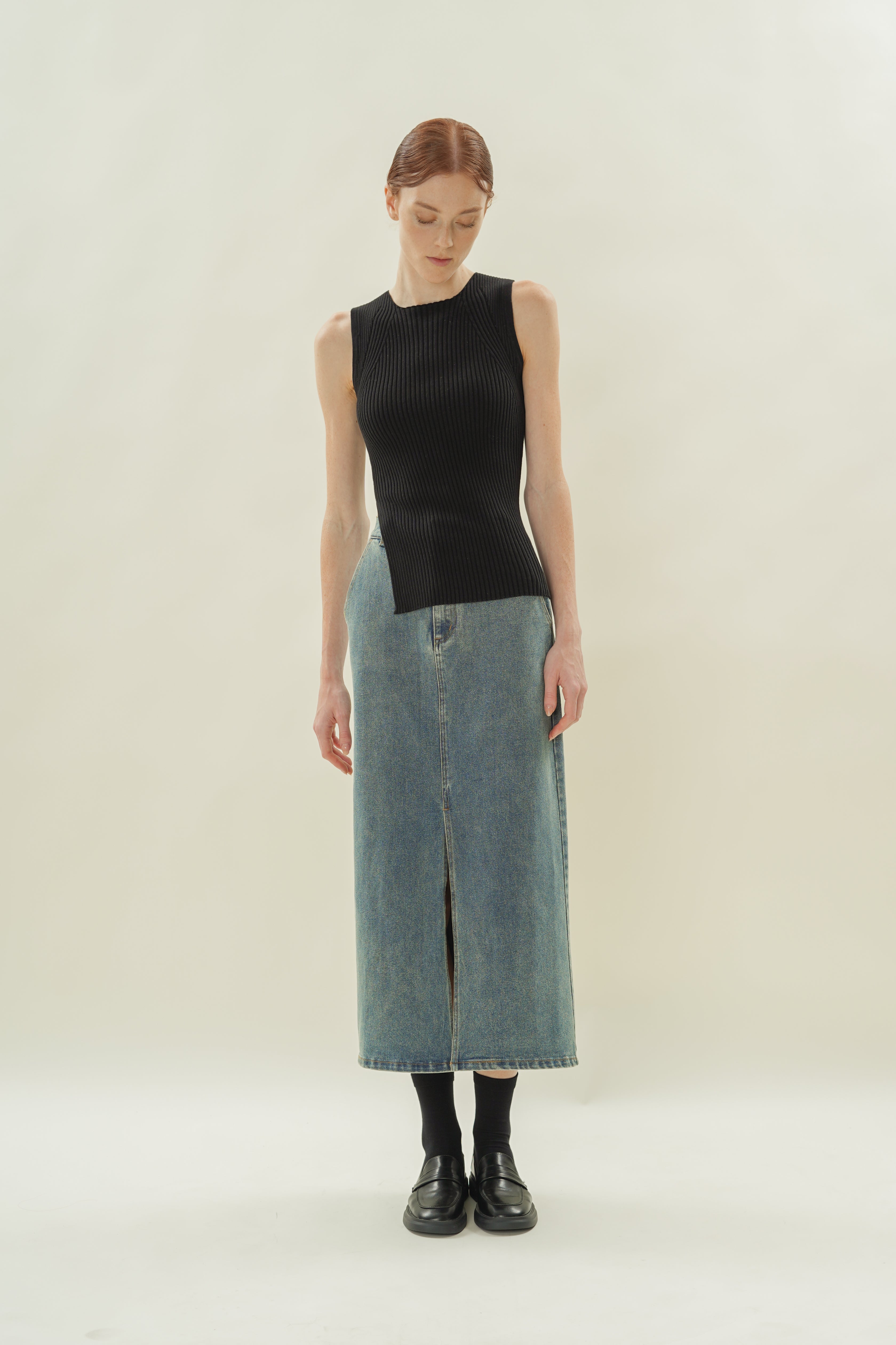 Sleeveless Rib Knit Top With Slit in Black