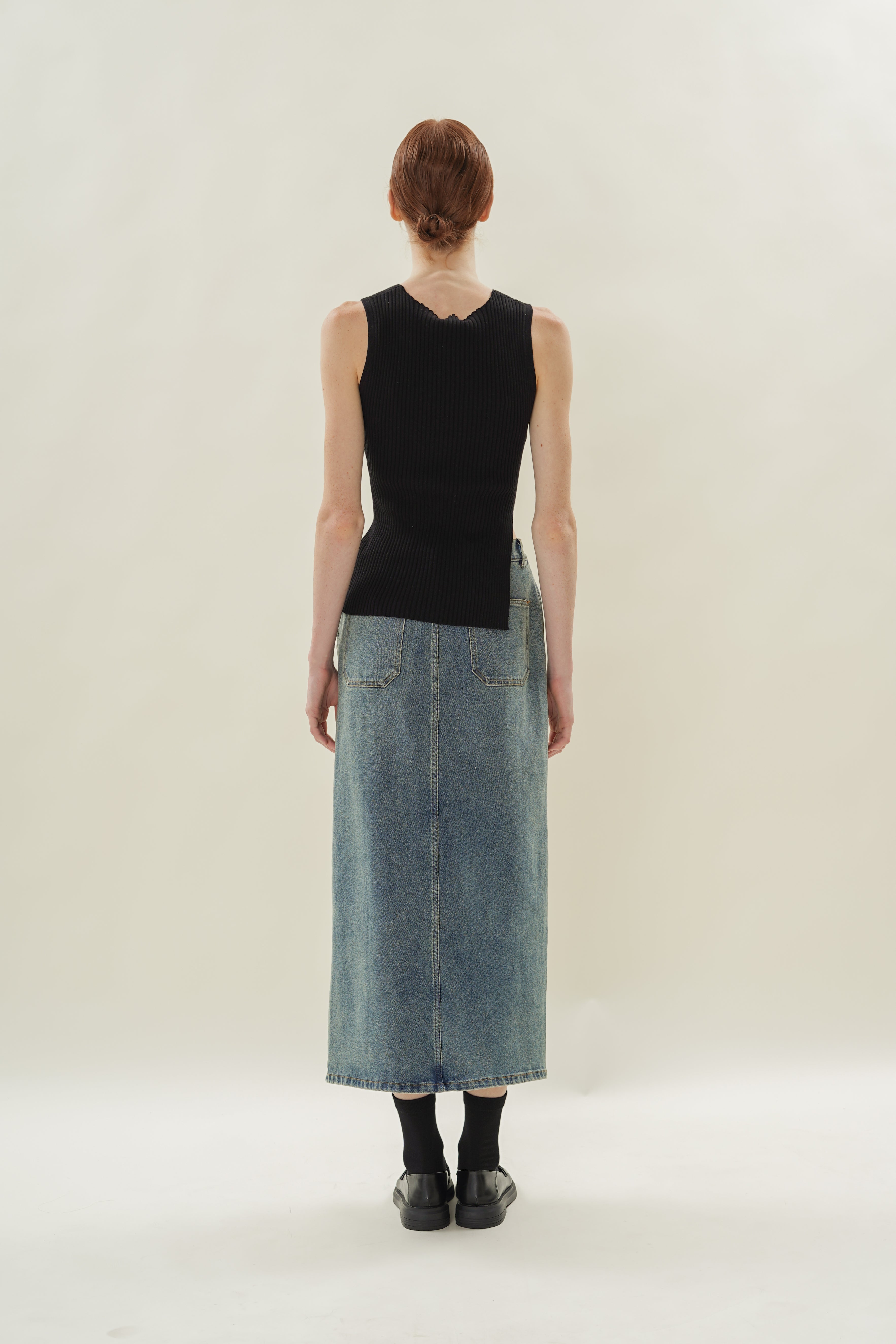 Sleeveless Rib Knit Top With Slit in Black