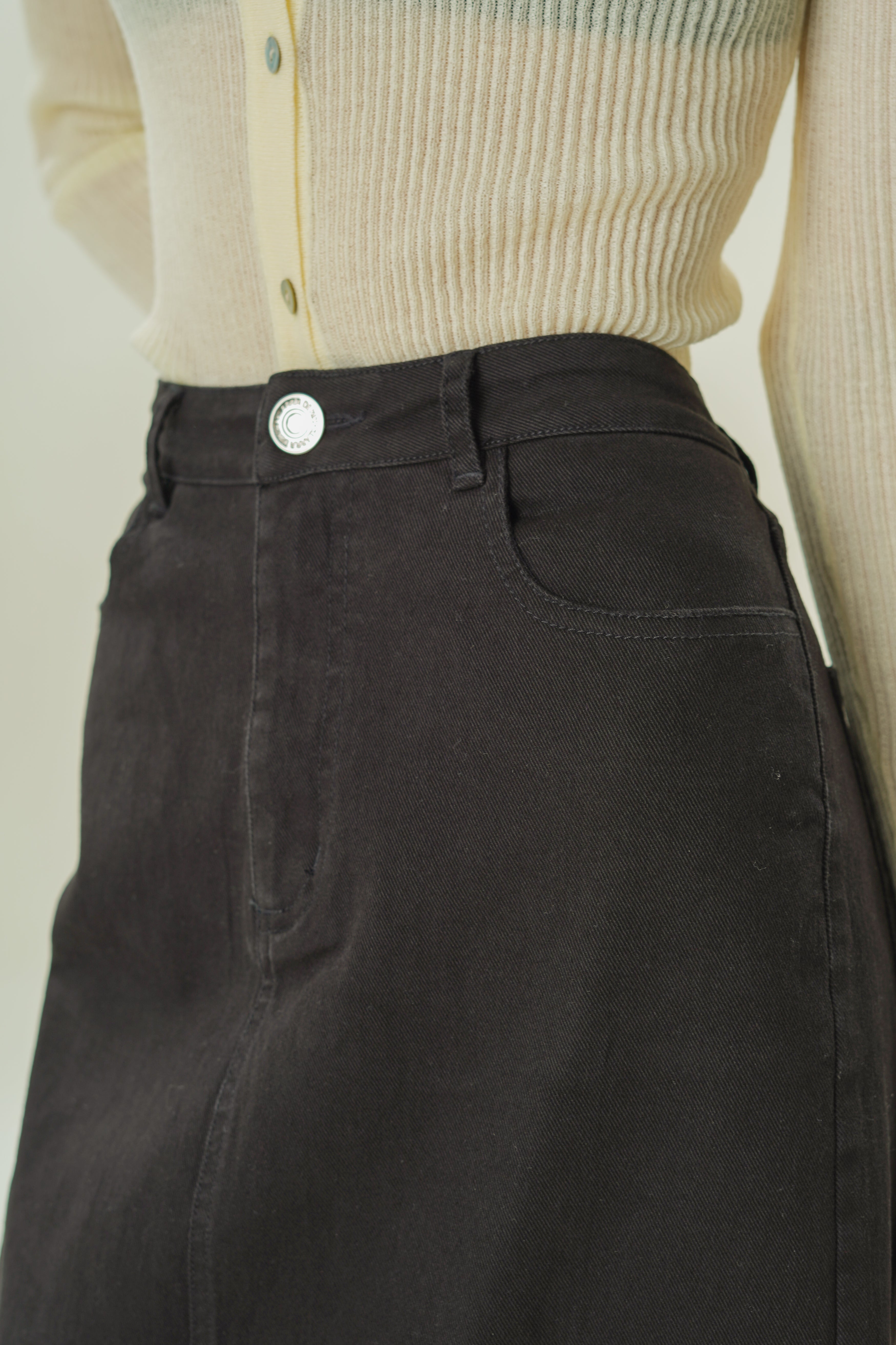 Cotton Twill Straight Midi Skirt in Black