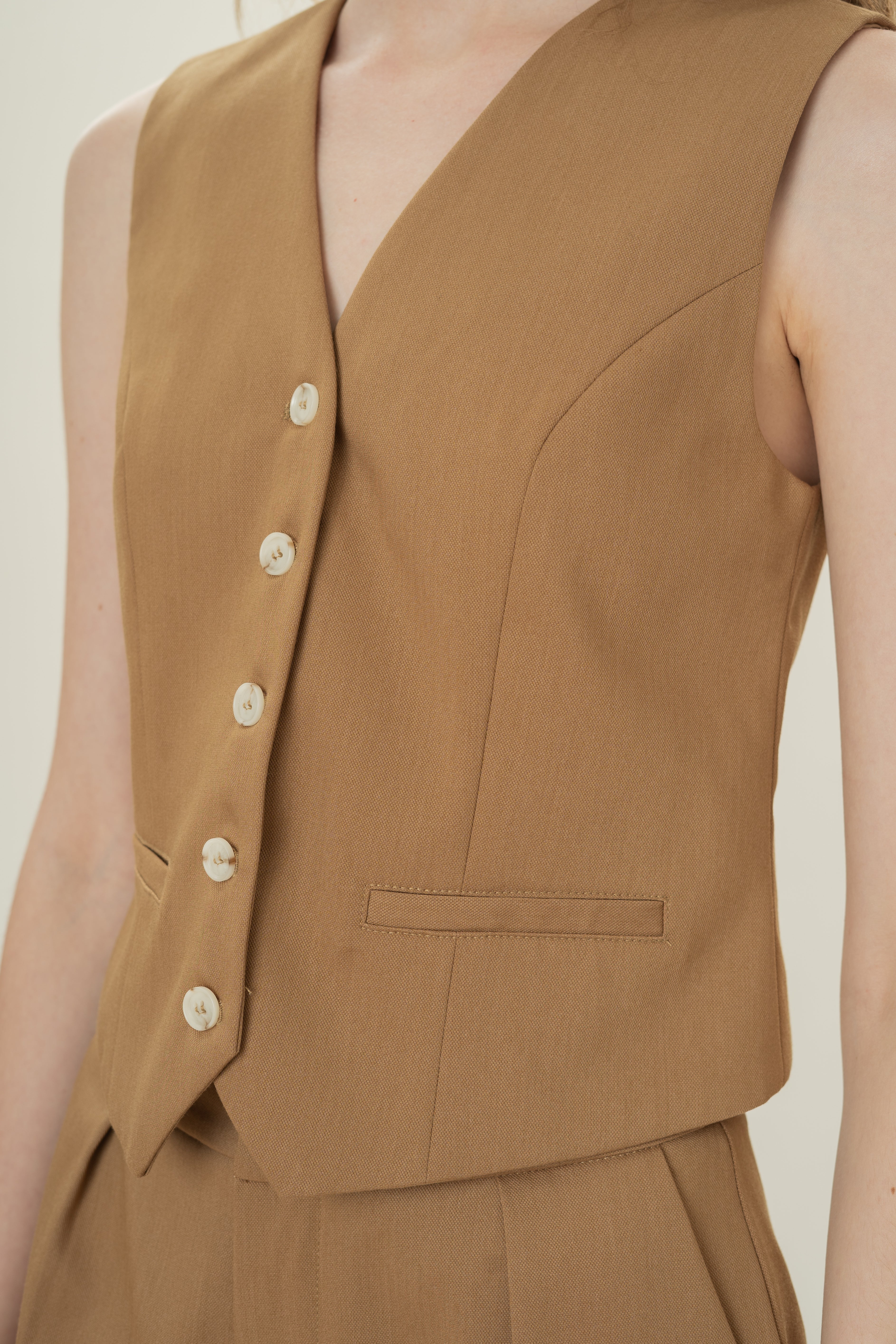 Suiting Waistcoat in Camel