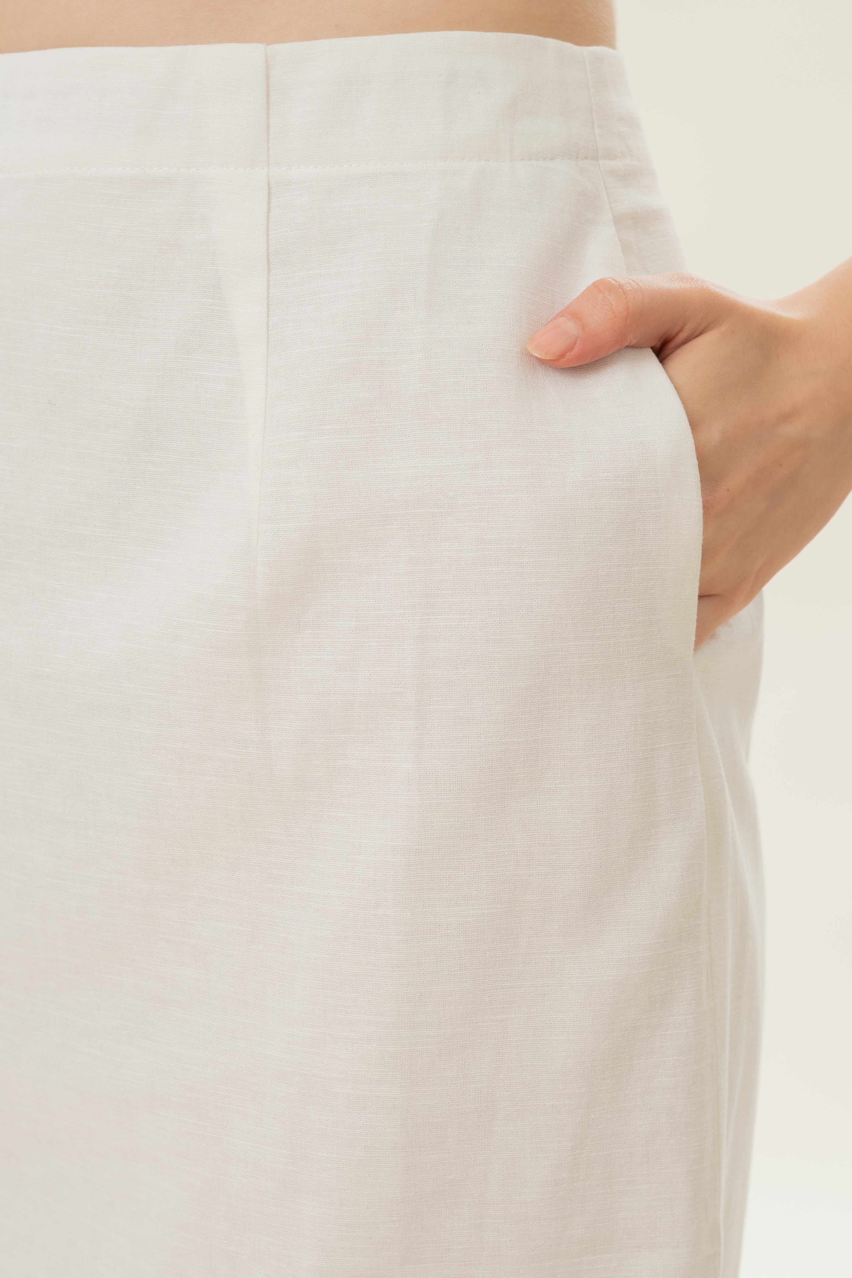 Linen Column Skirt in White