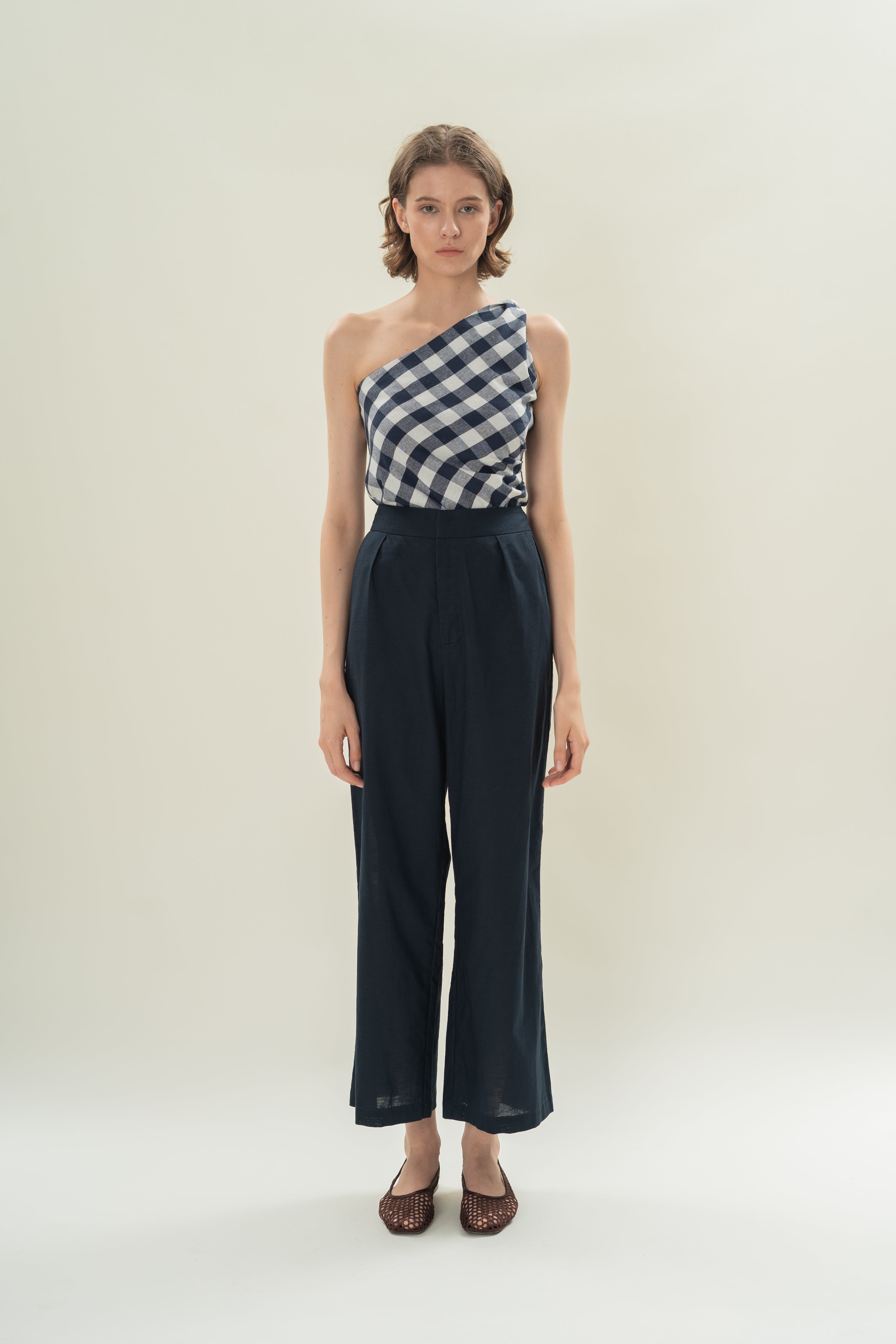 Textured Linen Pleated Trousers in Midnight