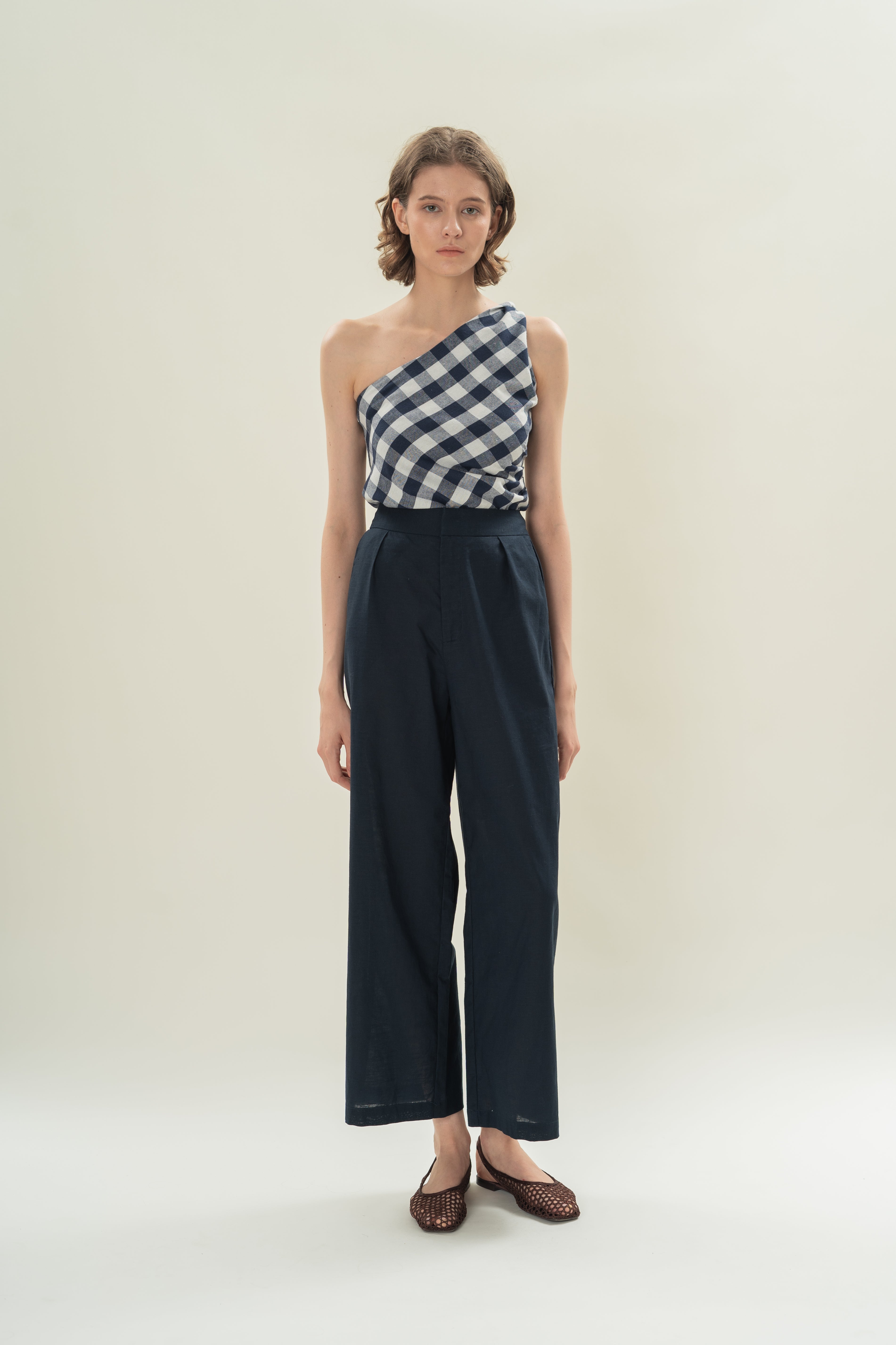 Textured Linen Pleated Trousers in Midnight