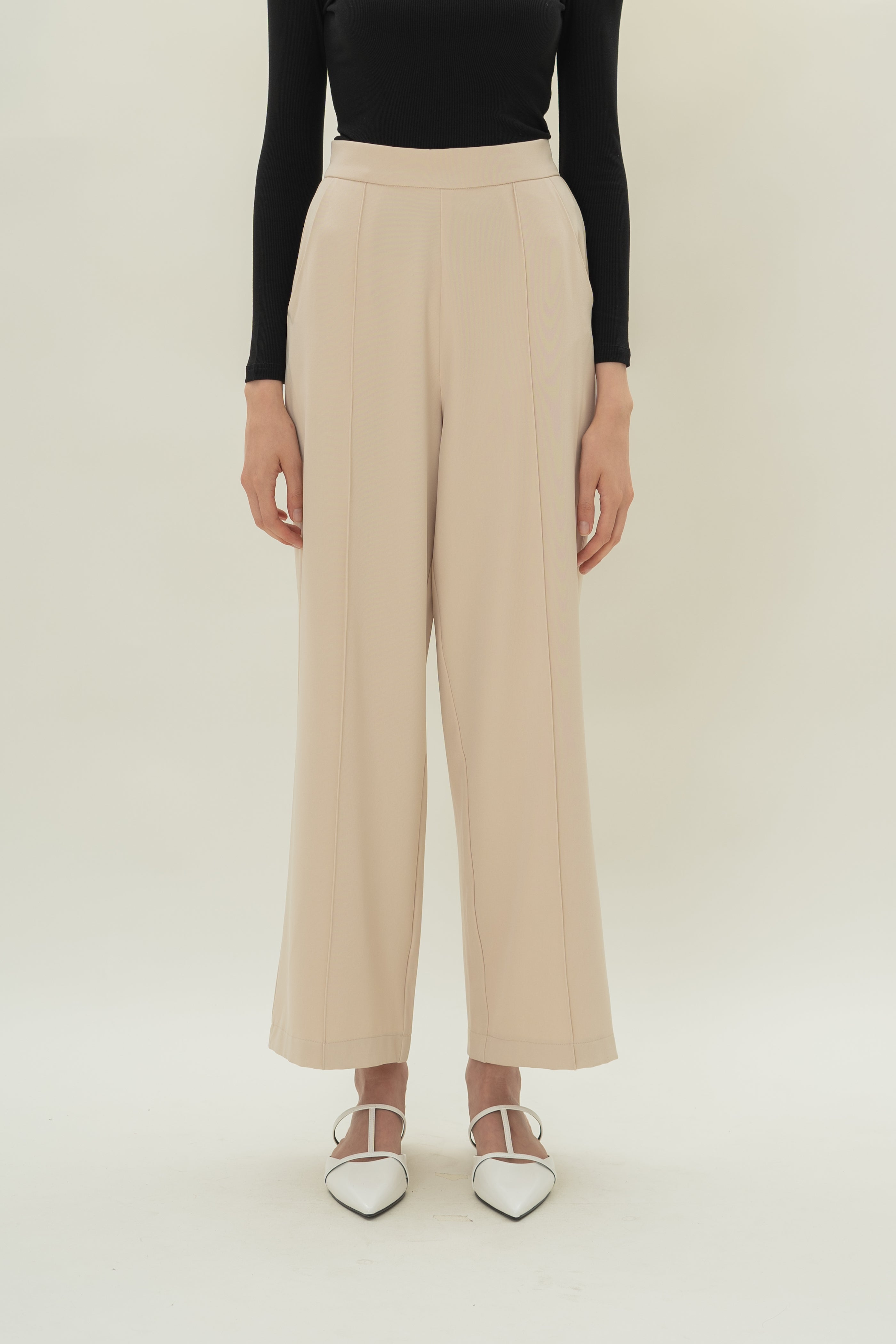 High Waisted Wide Legged Trousers w Foldlines in Light Sand