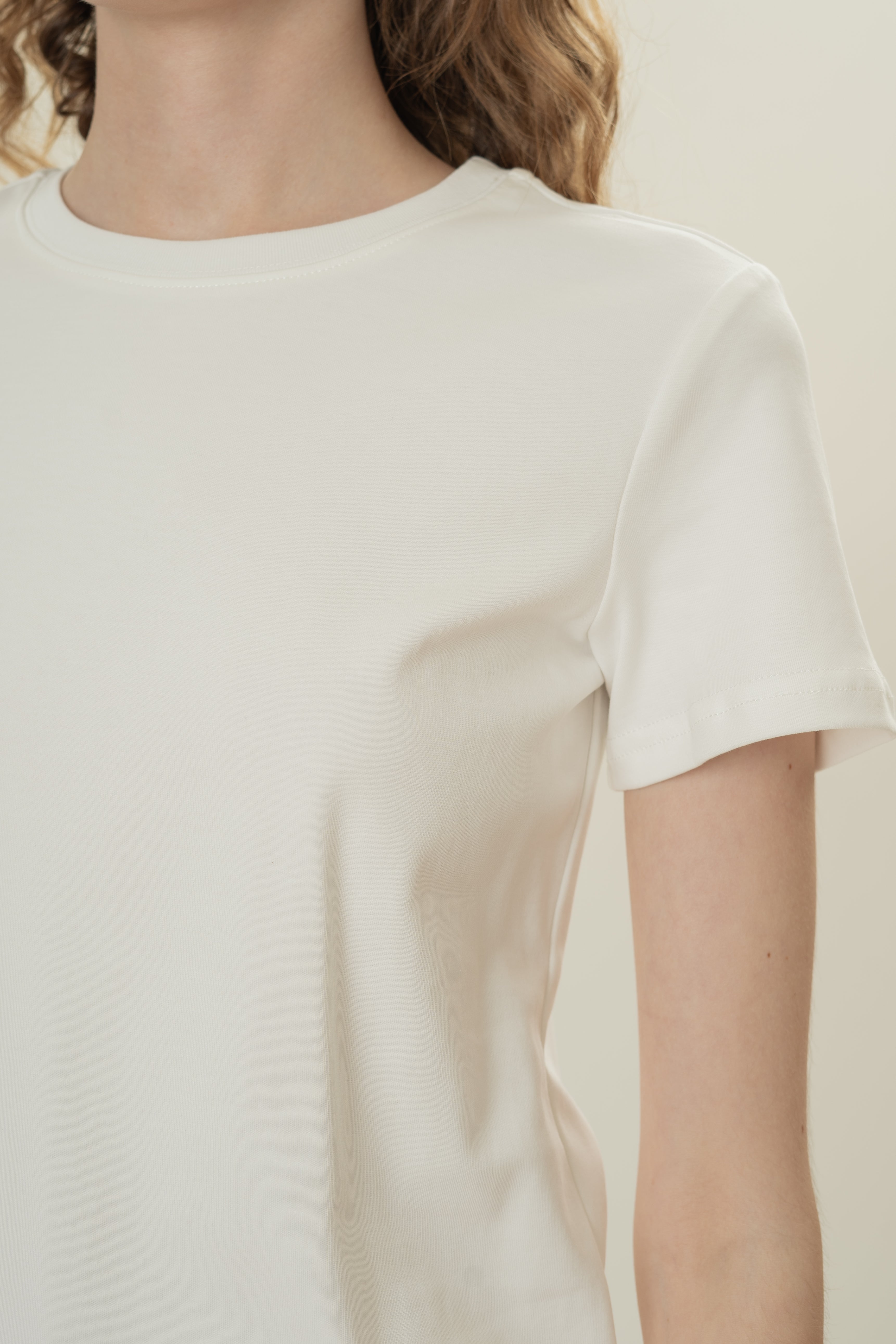 Slim Fit Tee in White (N°.04)