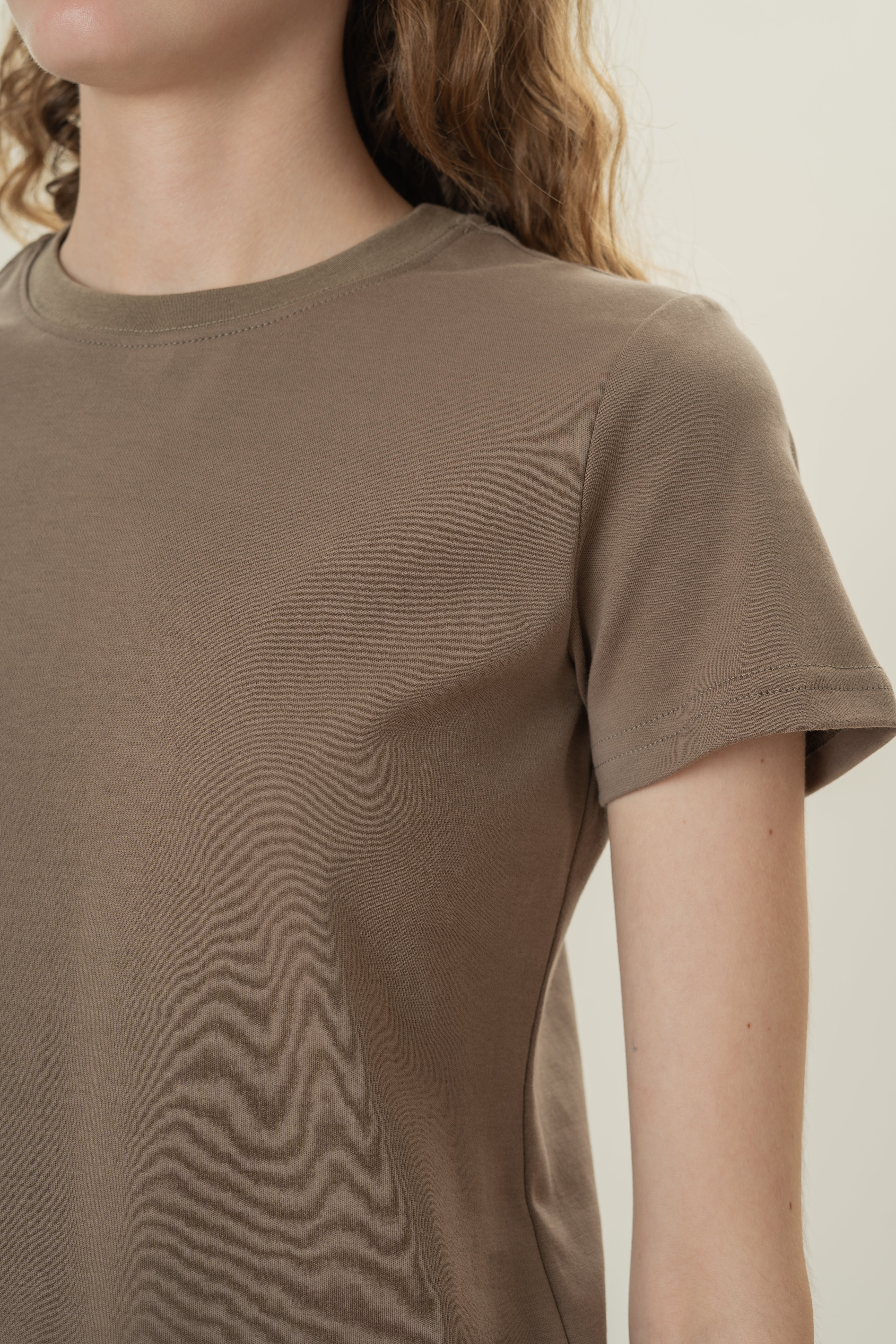 Slim Fit Tee in Umber (N°.04)