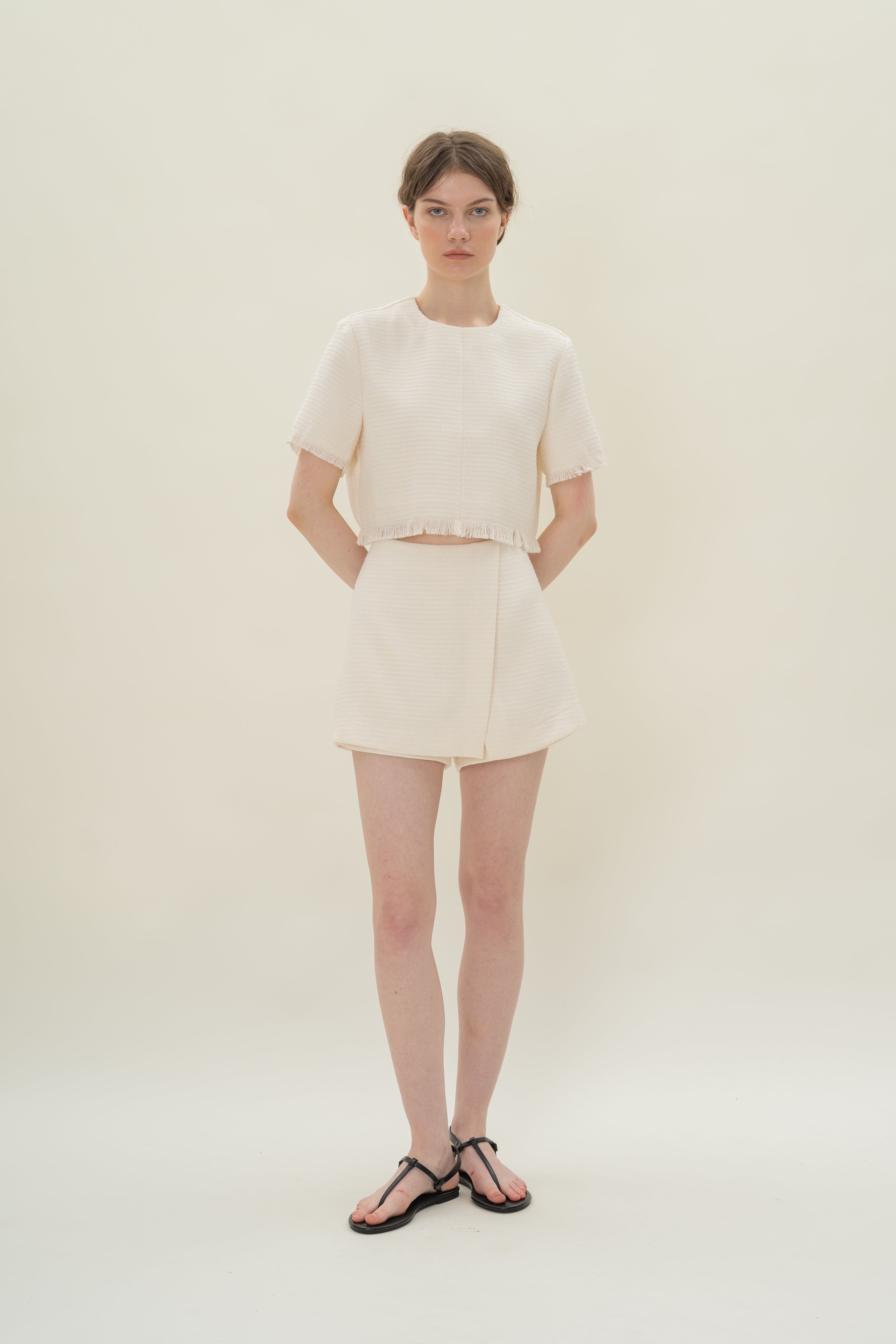 Frayed Hem Textured Short Sleeved Top in Tweed White