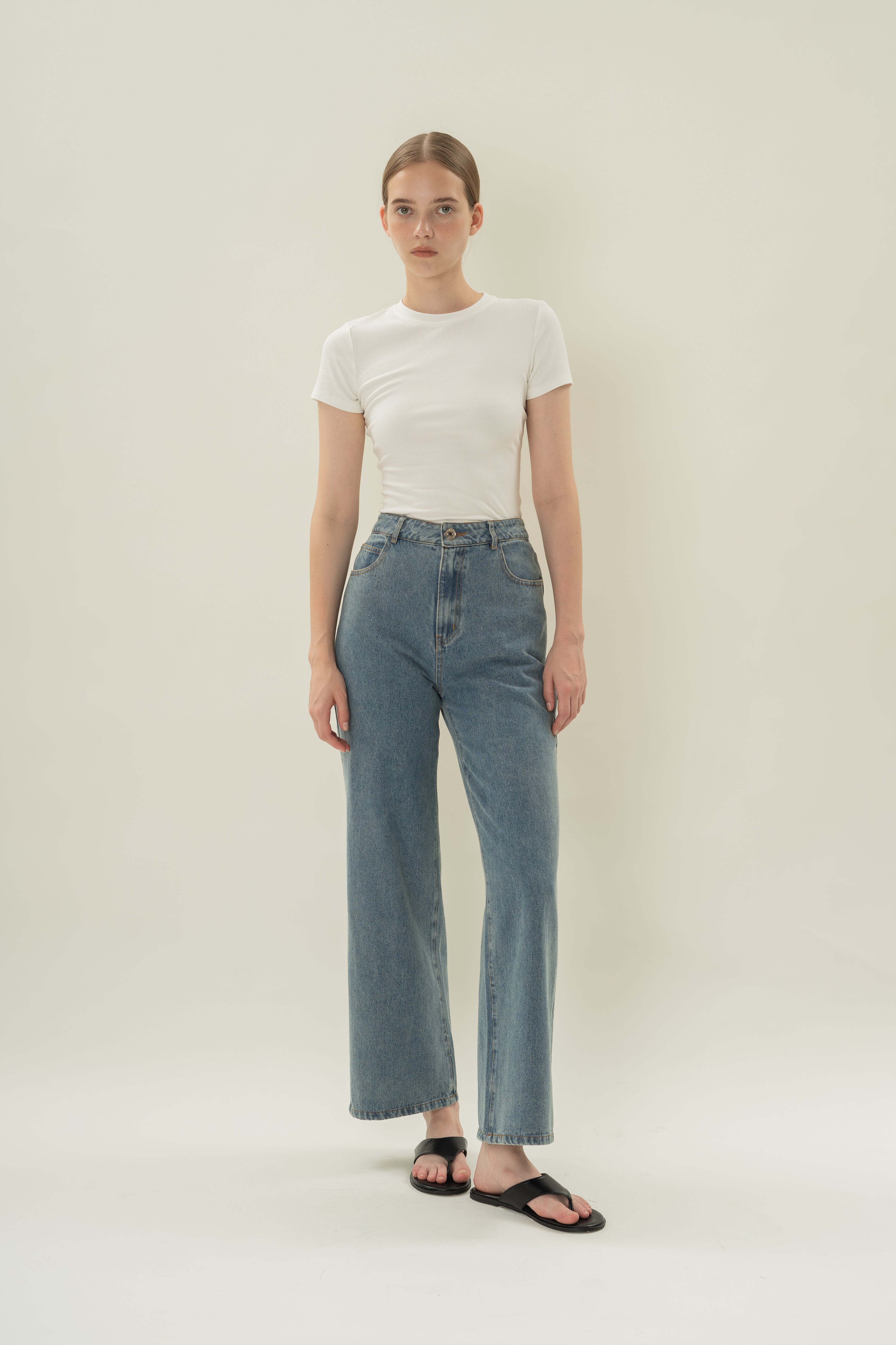 Petite Studios Classic Straight Cut Jeans in Blue Wash