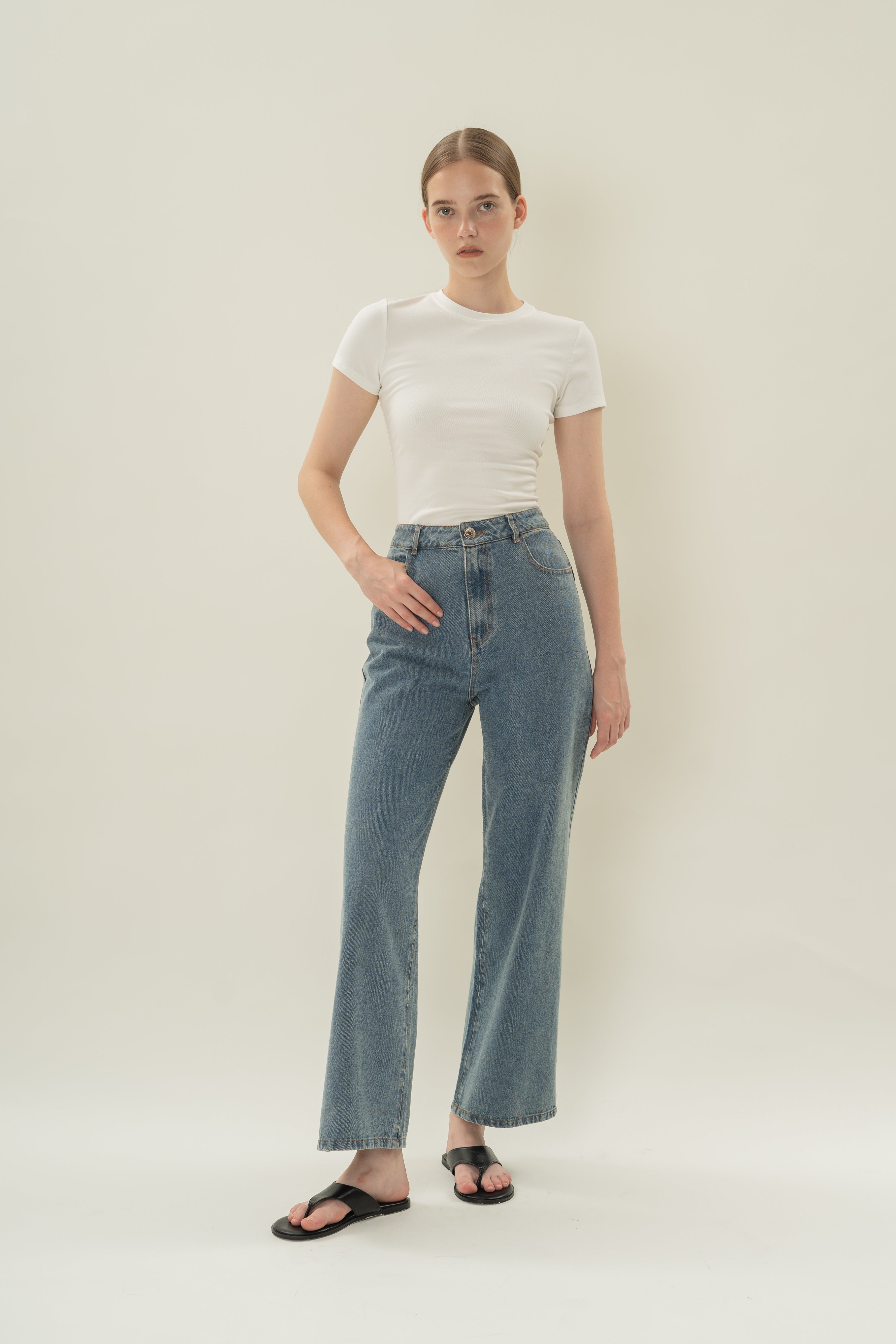 Petite Studios Classic Straight Cut Jeans in Blue Wash