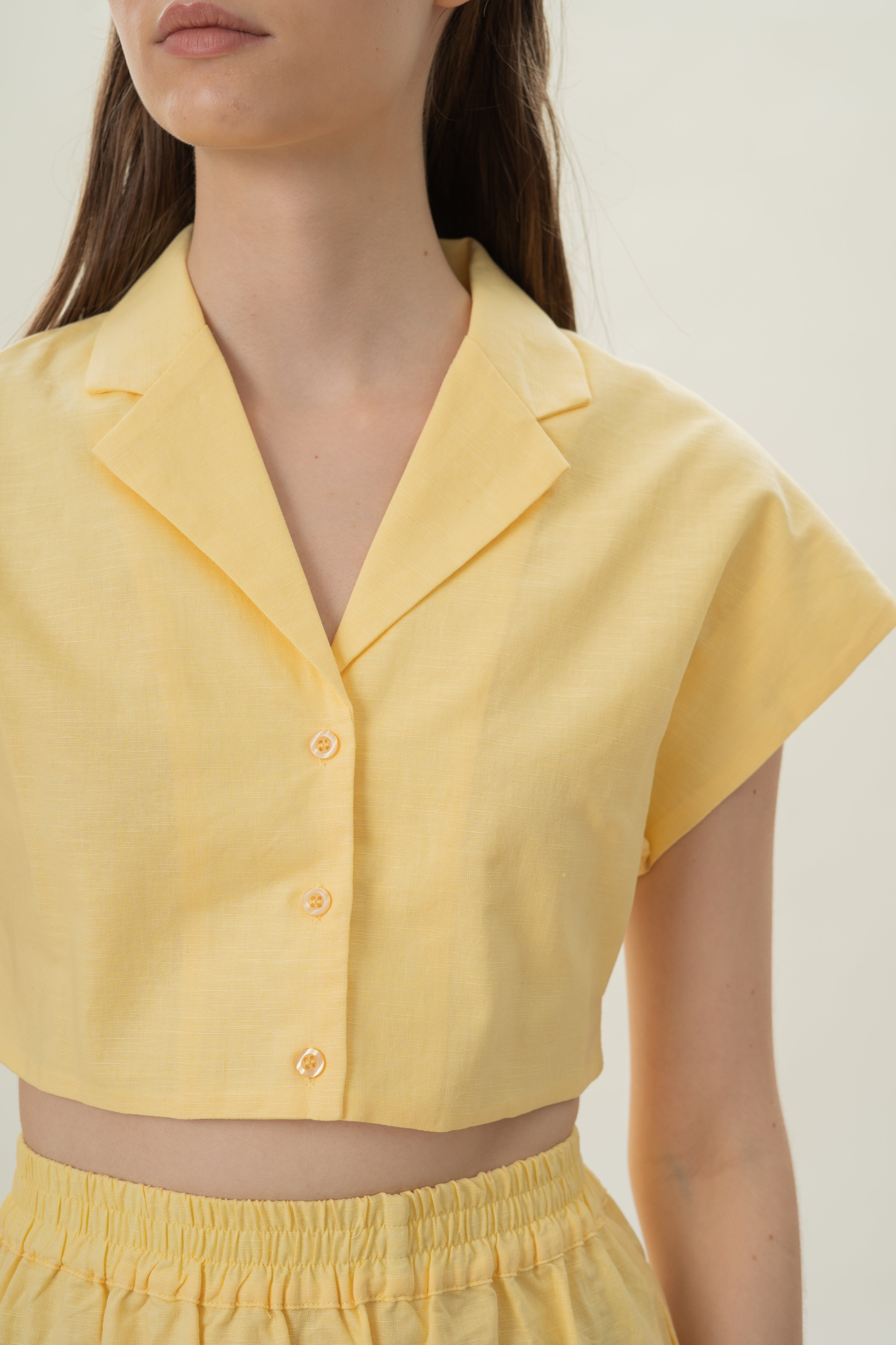 Linen Cropped Lapel Shirt in Lemon