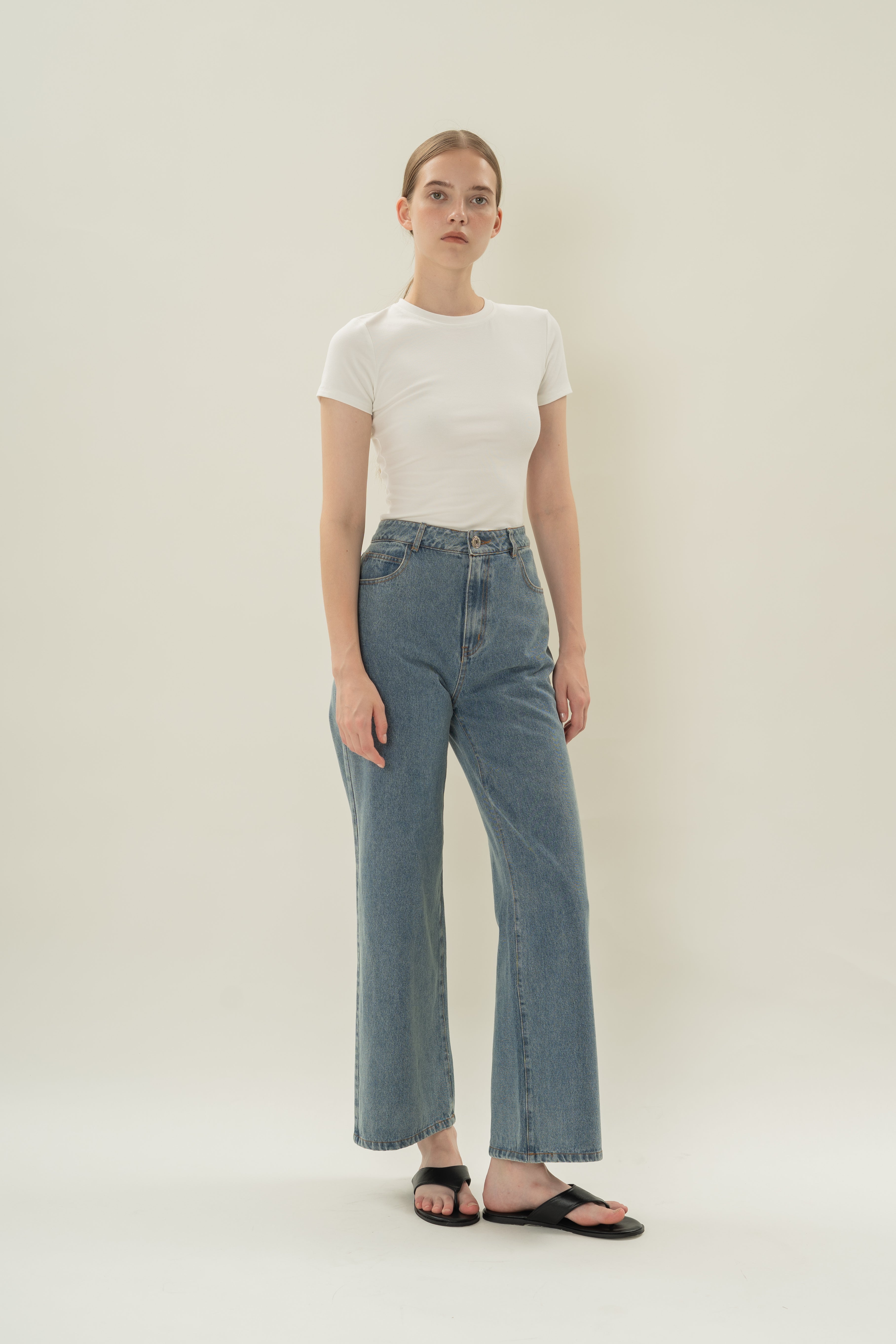 Petite Studios Classic Straight Cut Jeans in Blue Wash