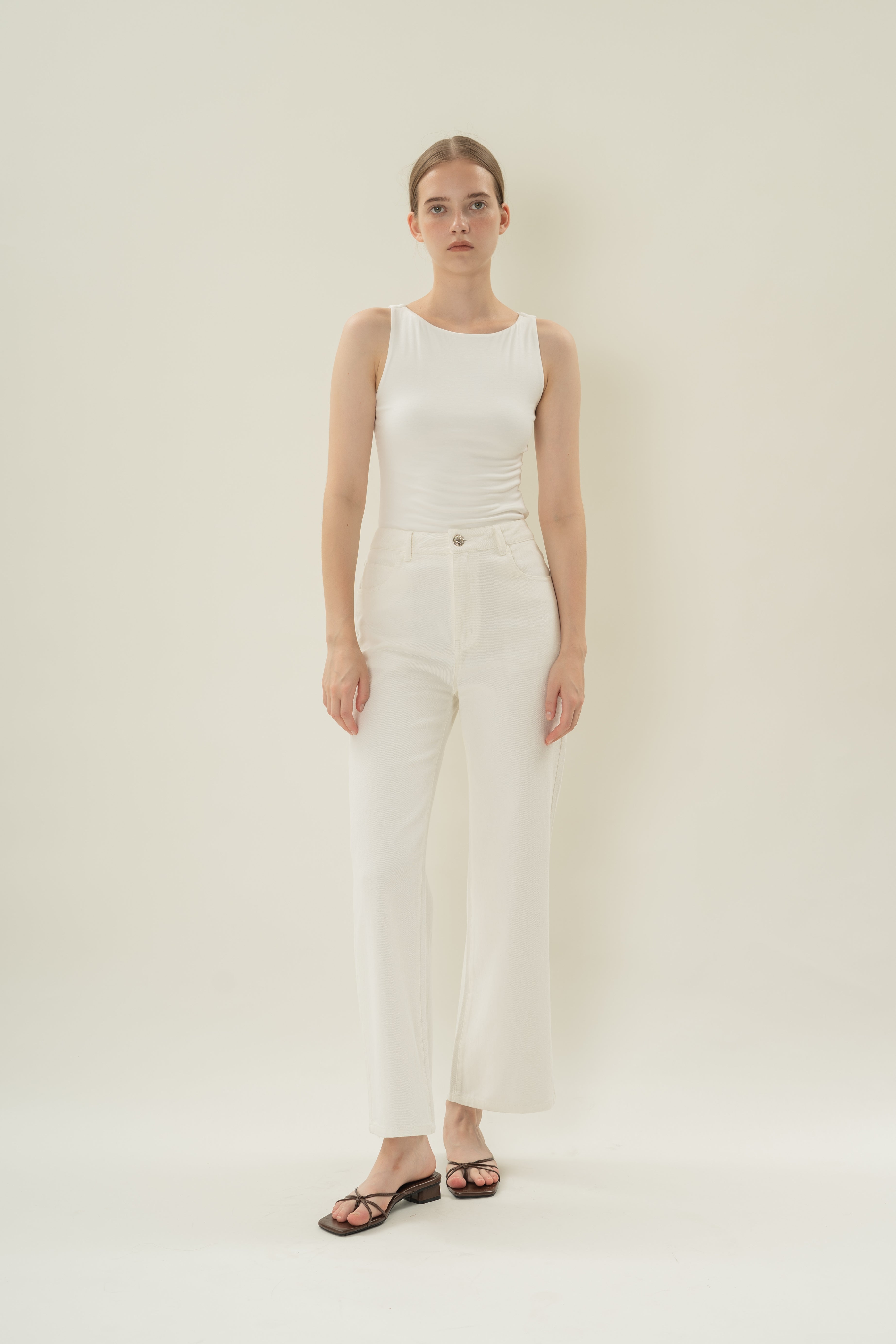 Petite Studios Classic Straight Cut Jeans in White