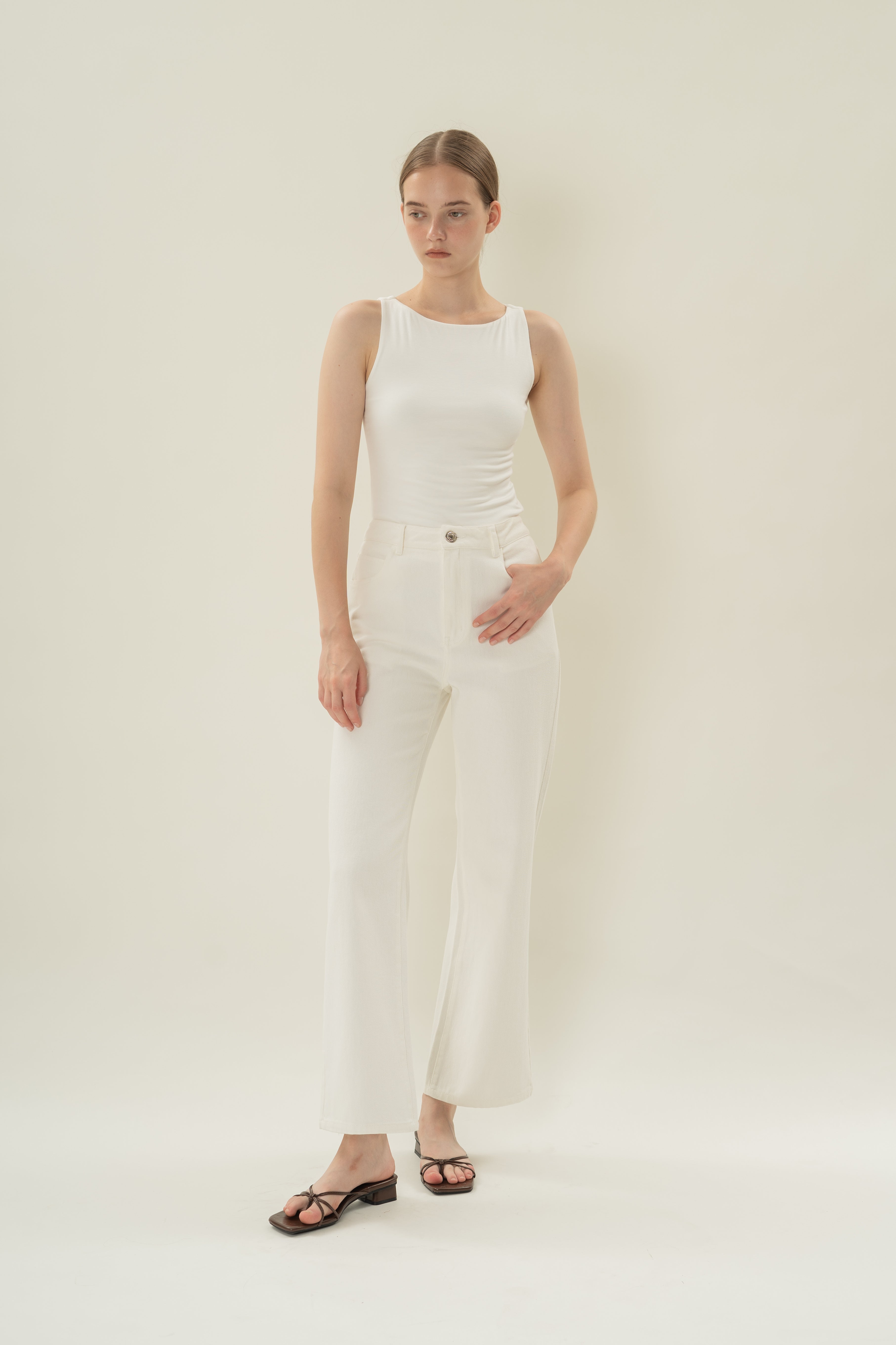 Petite Studios Classic Straight Cut Jeans in White