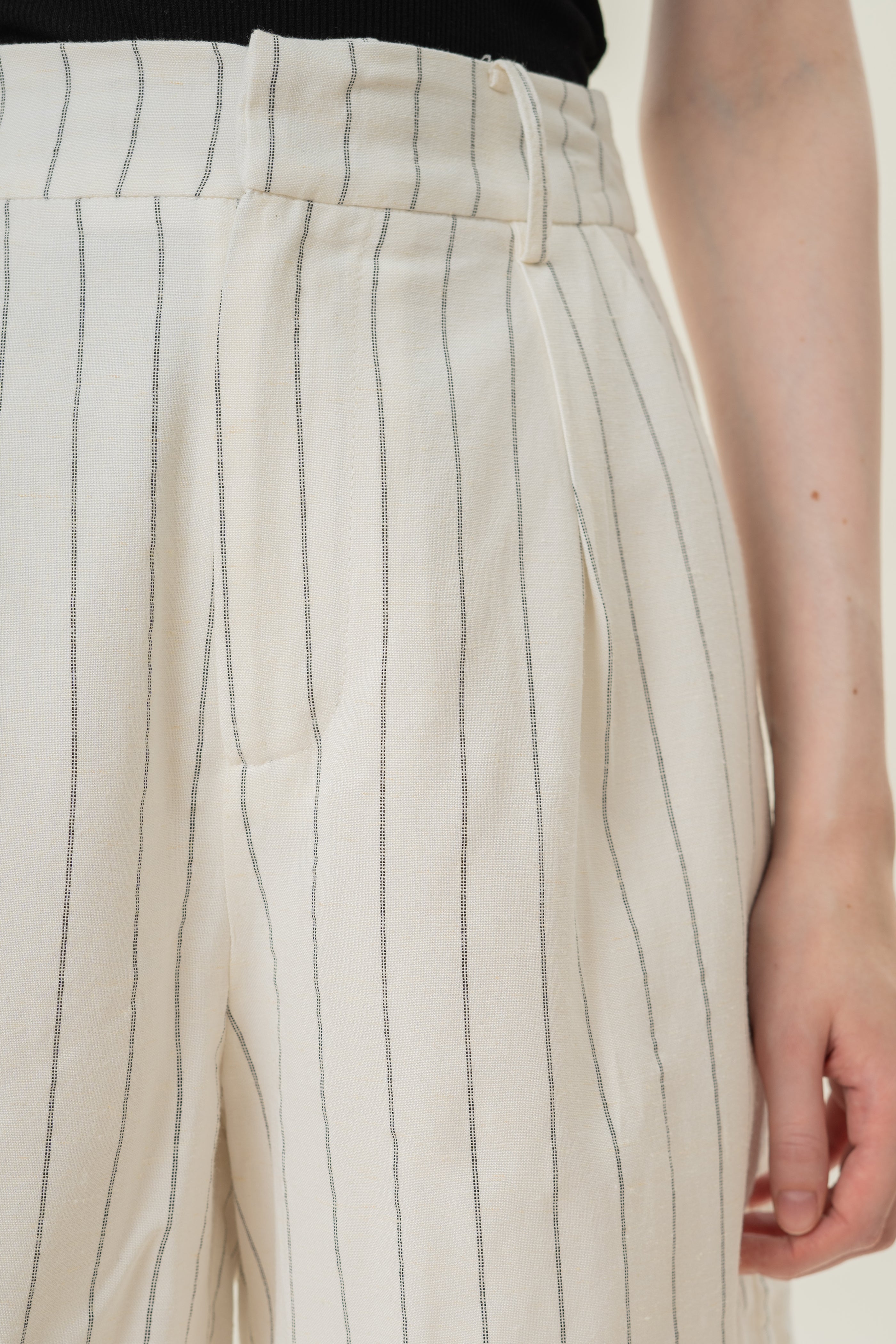 Pleated Linen Long Shorts in White Stripes