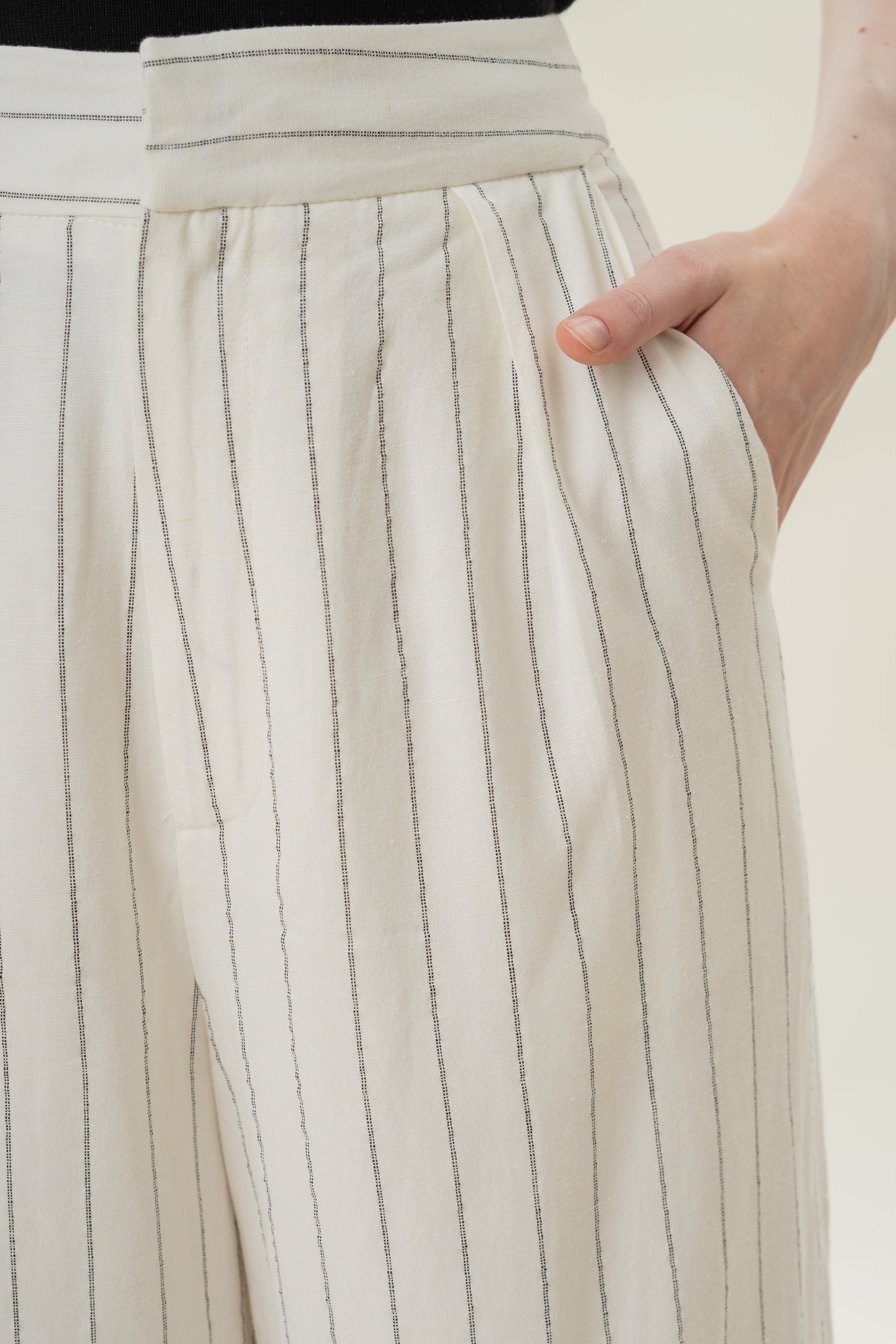 Pleated Linen Blend Trousers in White Stripes