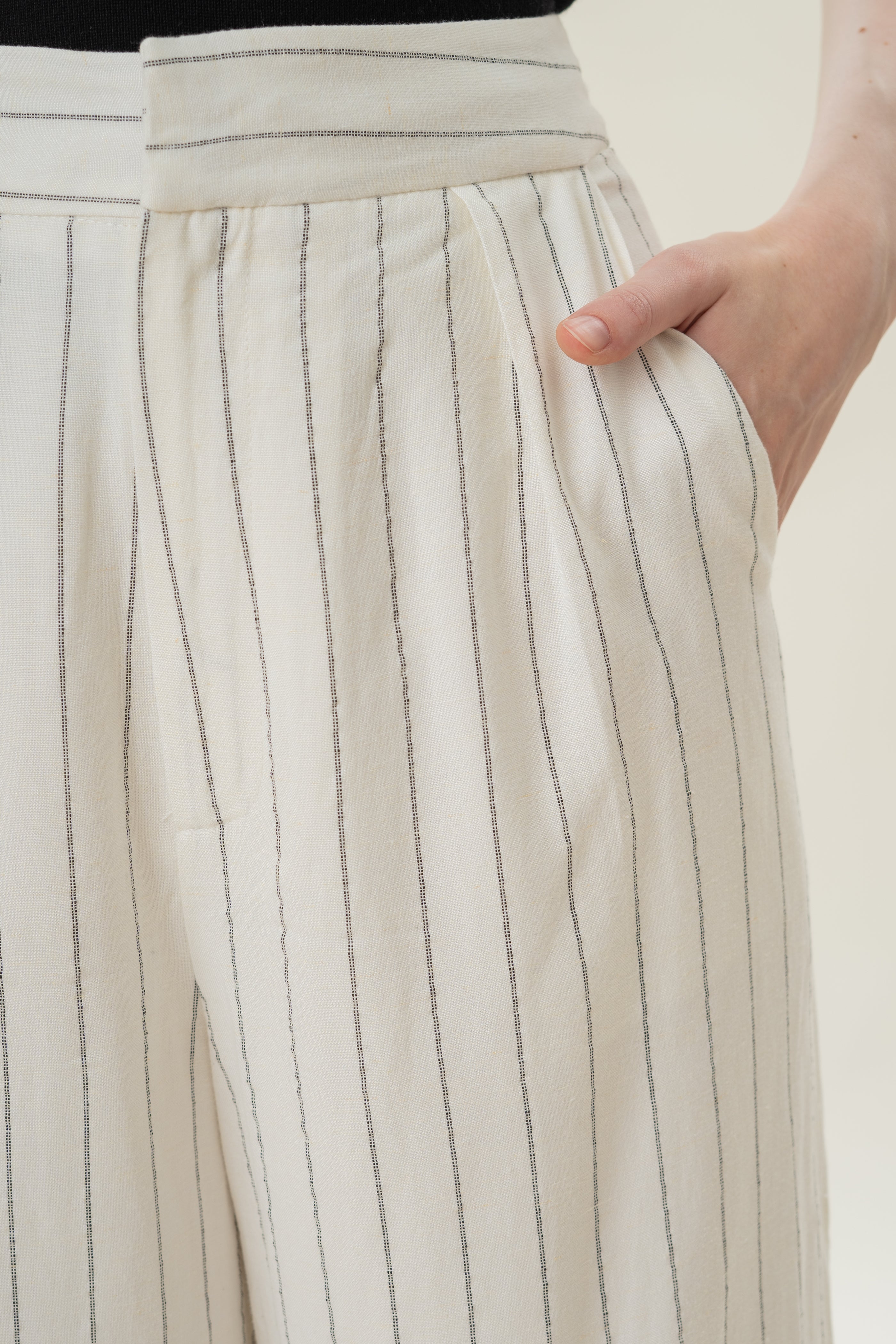 Pleated Linen Blend Trousers in White Stripes