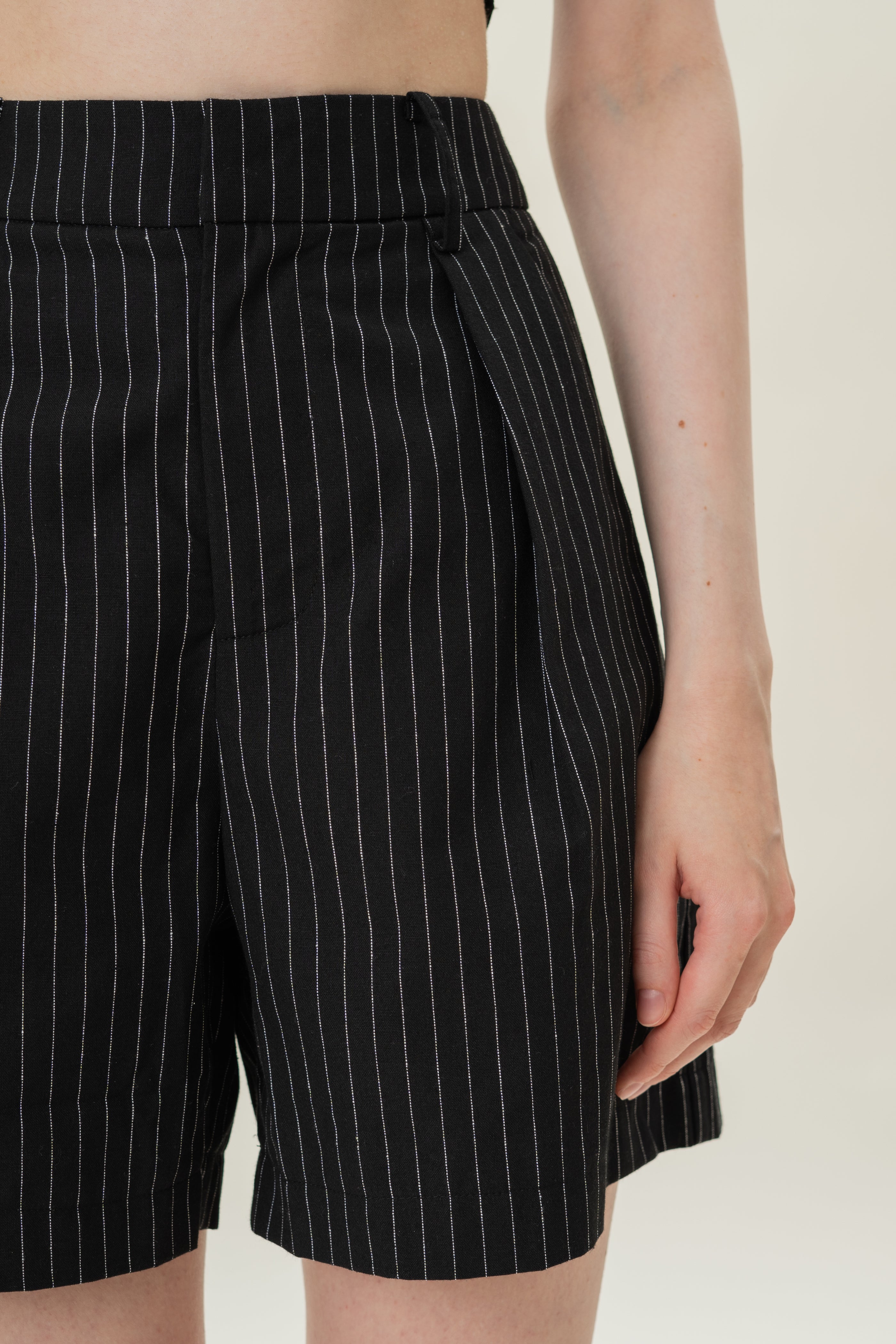 Pleated Linen Long Shorts in Black Stripes