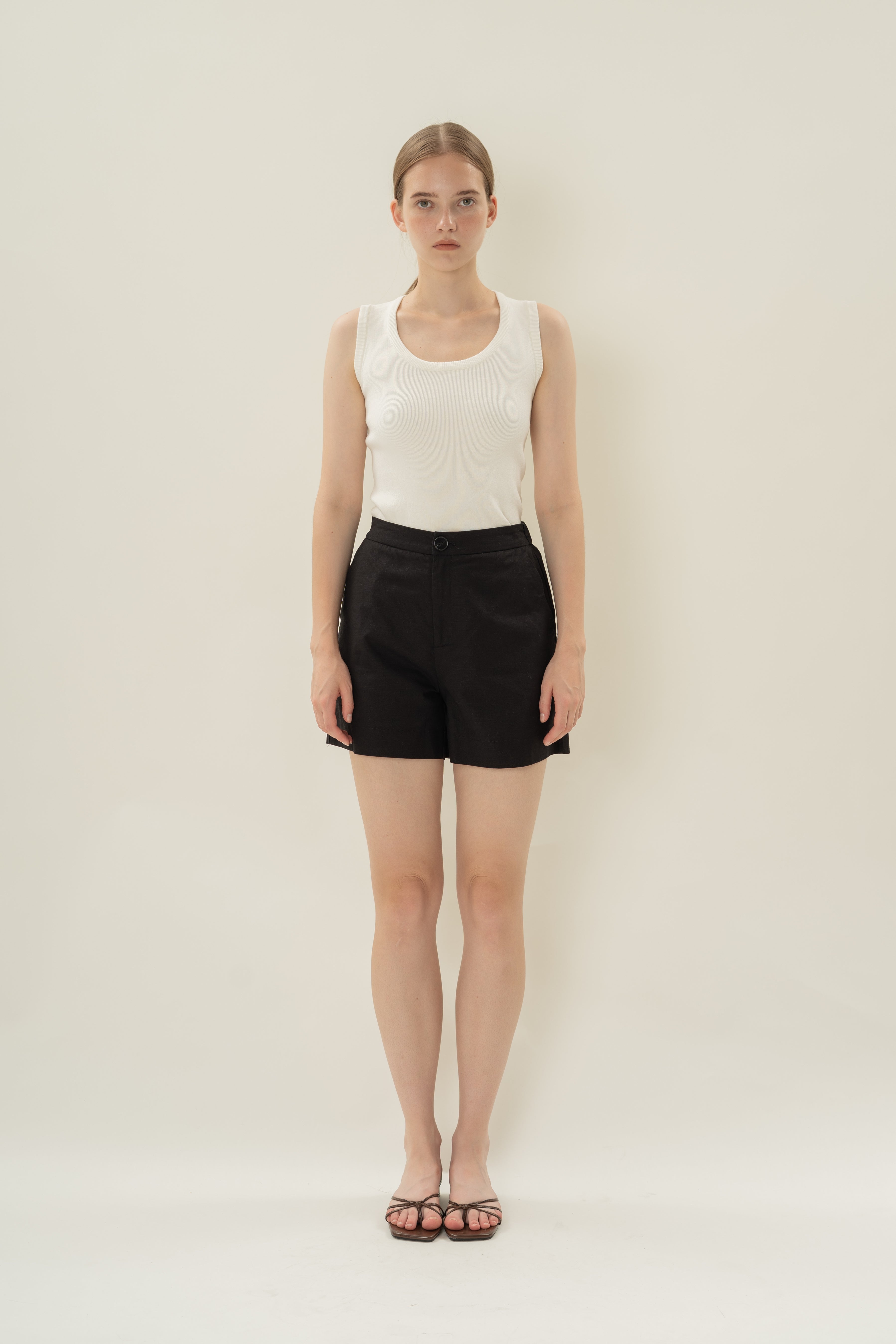 Tailored Elasticated Shorts in Black