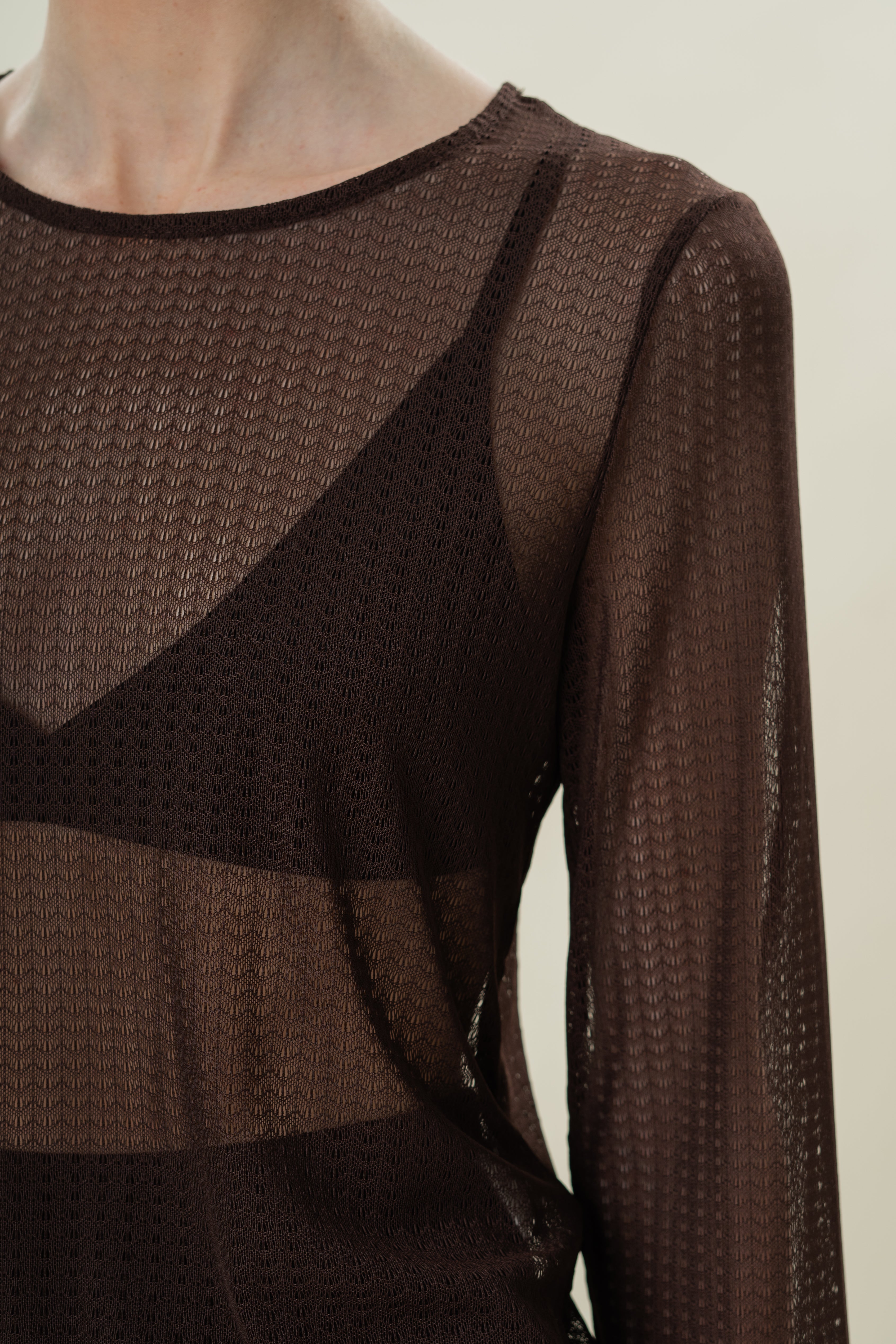 Stretch-Mesh Long Sleeved Top in Soil