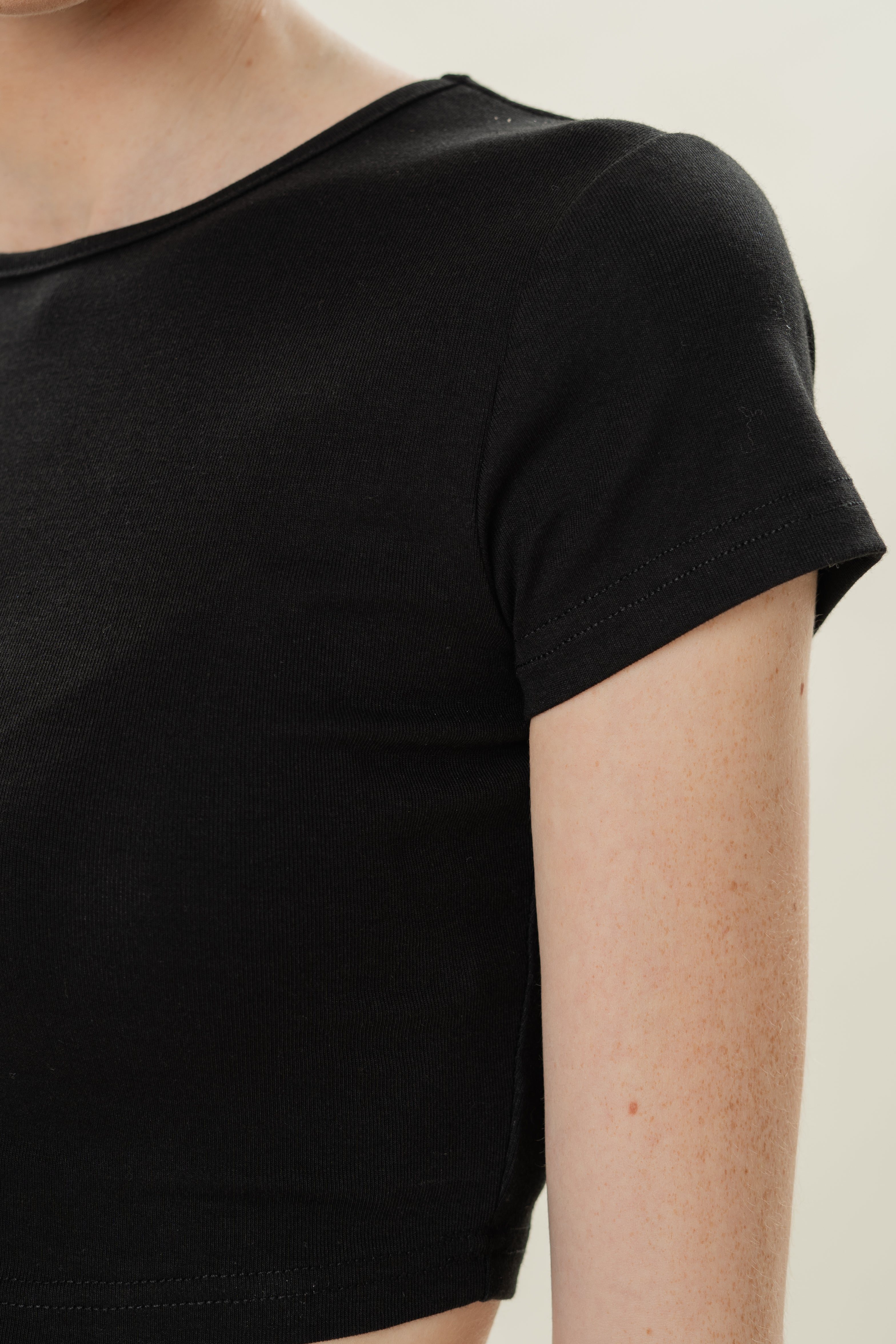 Stretch Cropped Mini Baby Tee in Black