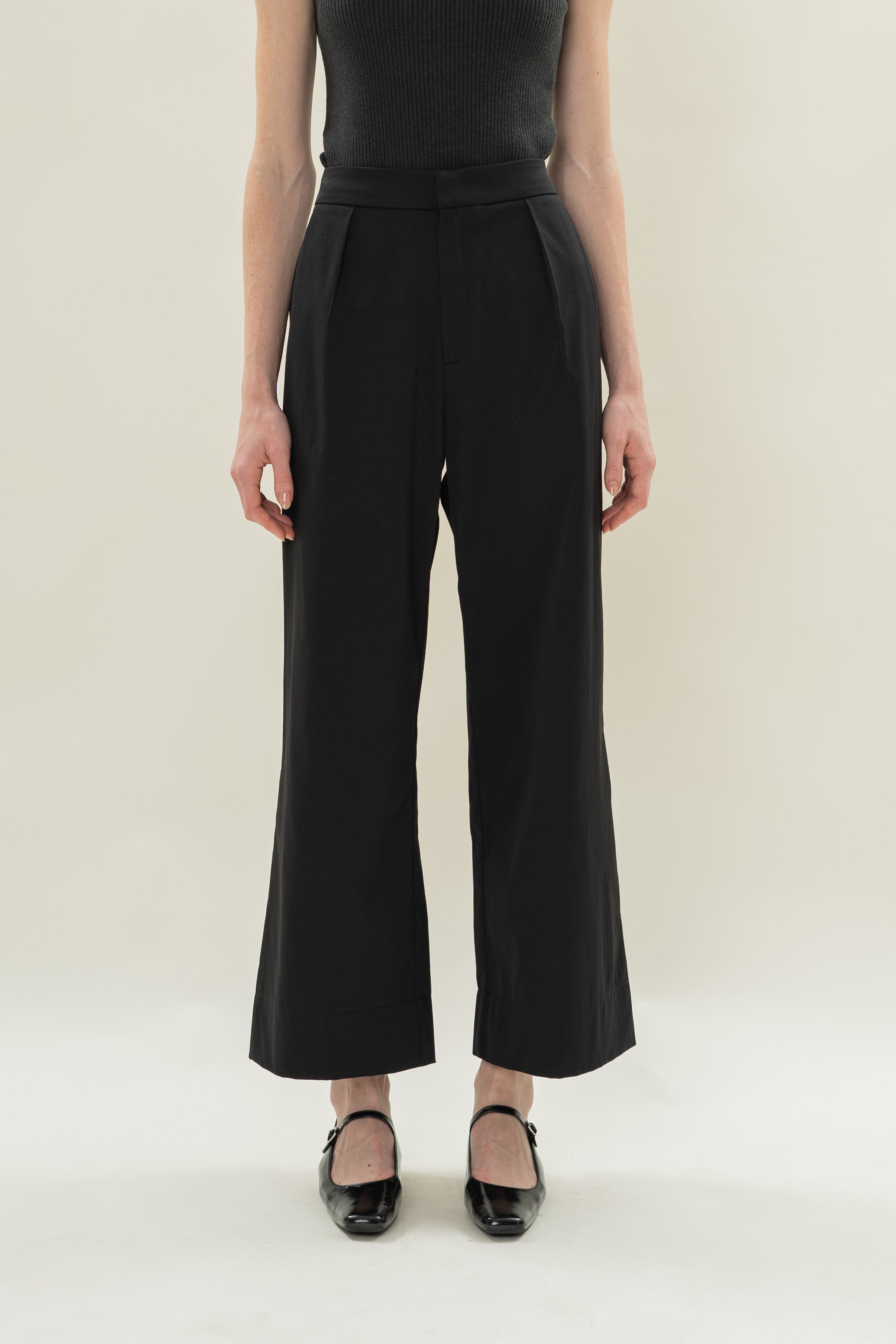 Pleated Straight Trousers in Black