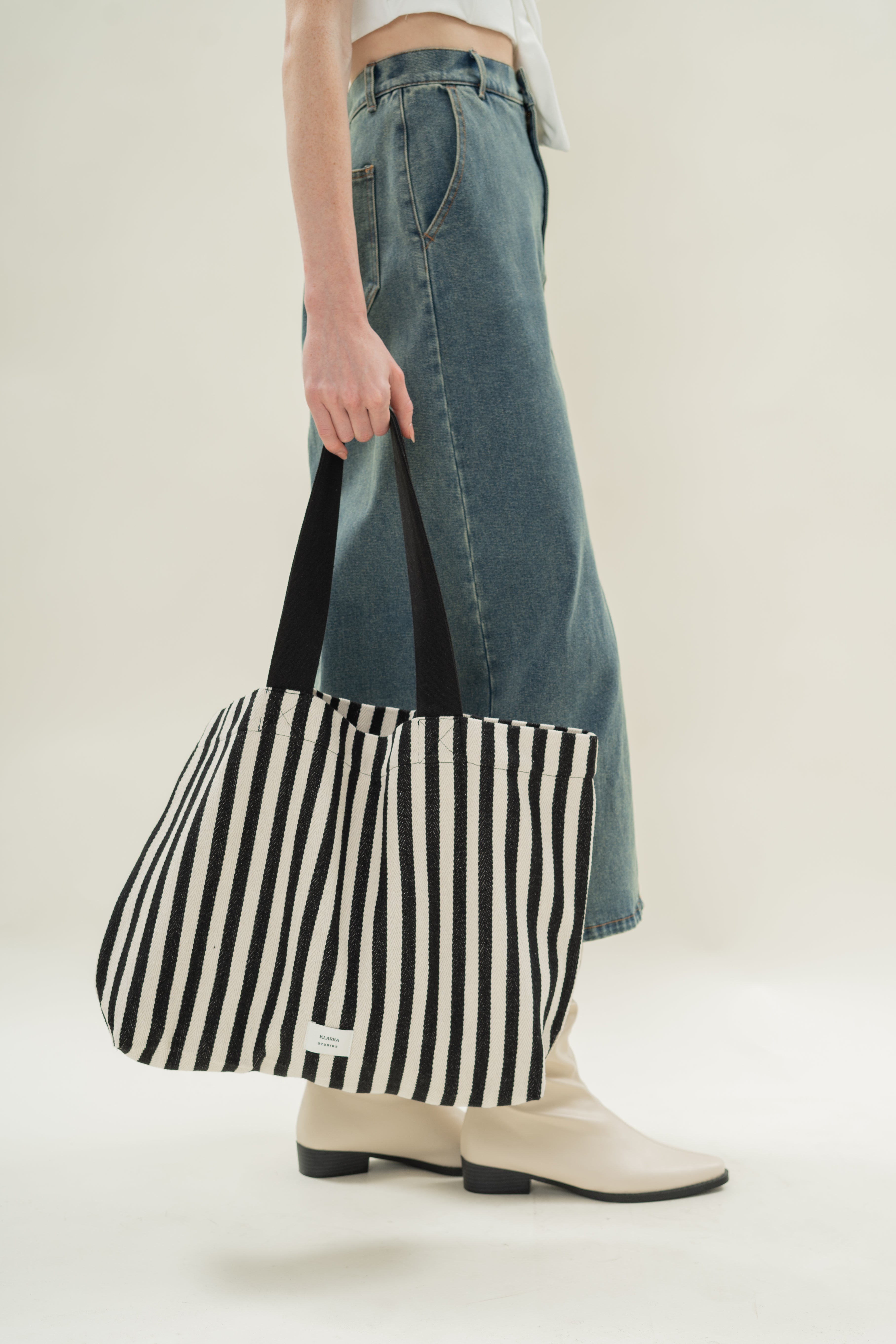 Essential Canvas Tote in Stripe