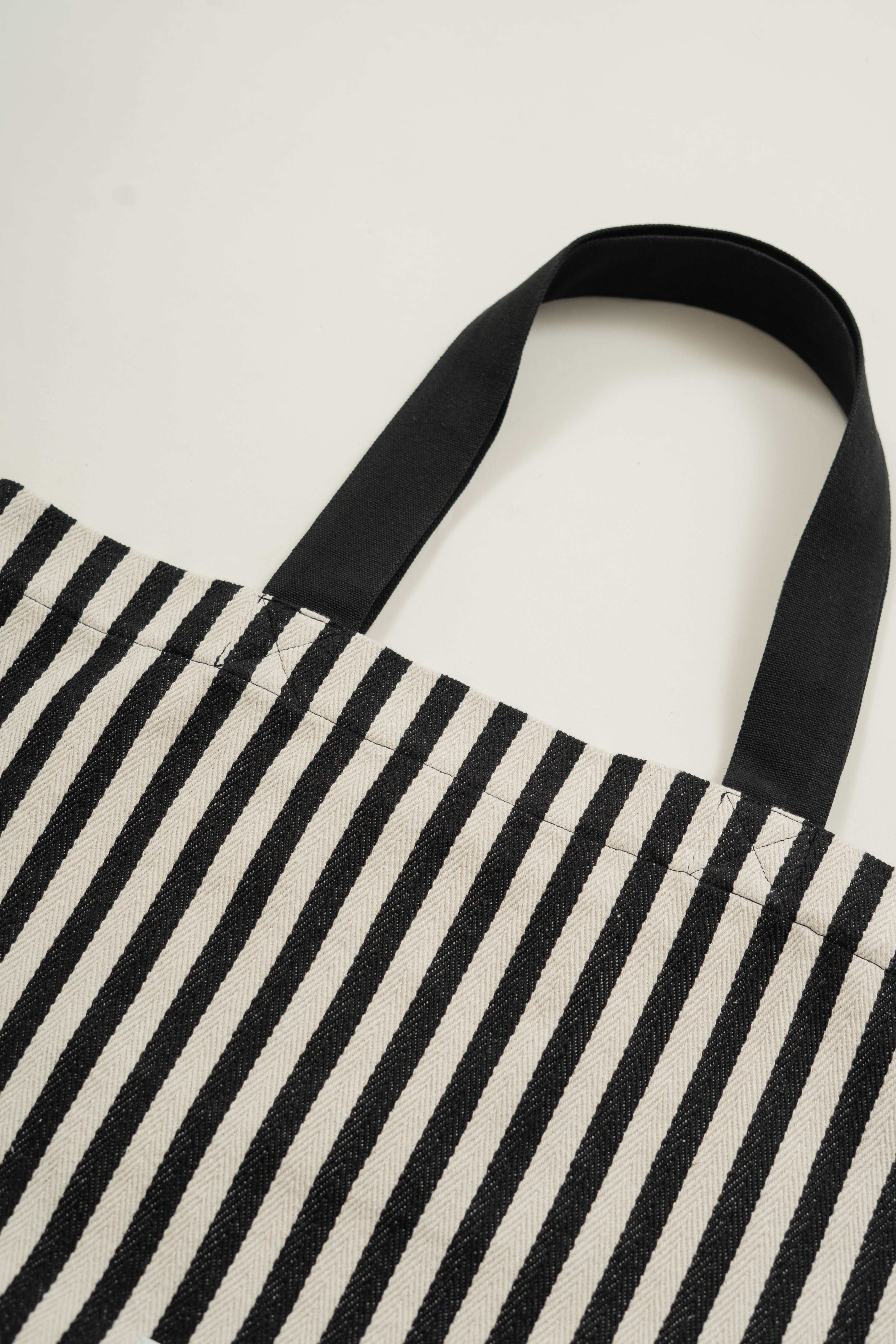 Essential Canvas Tote in Stripe