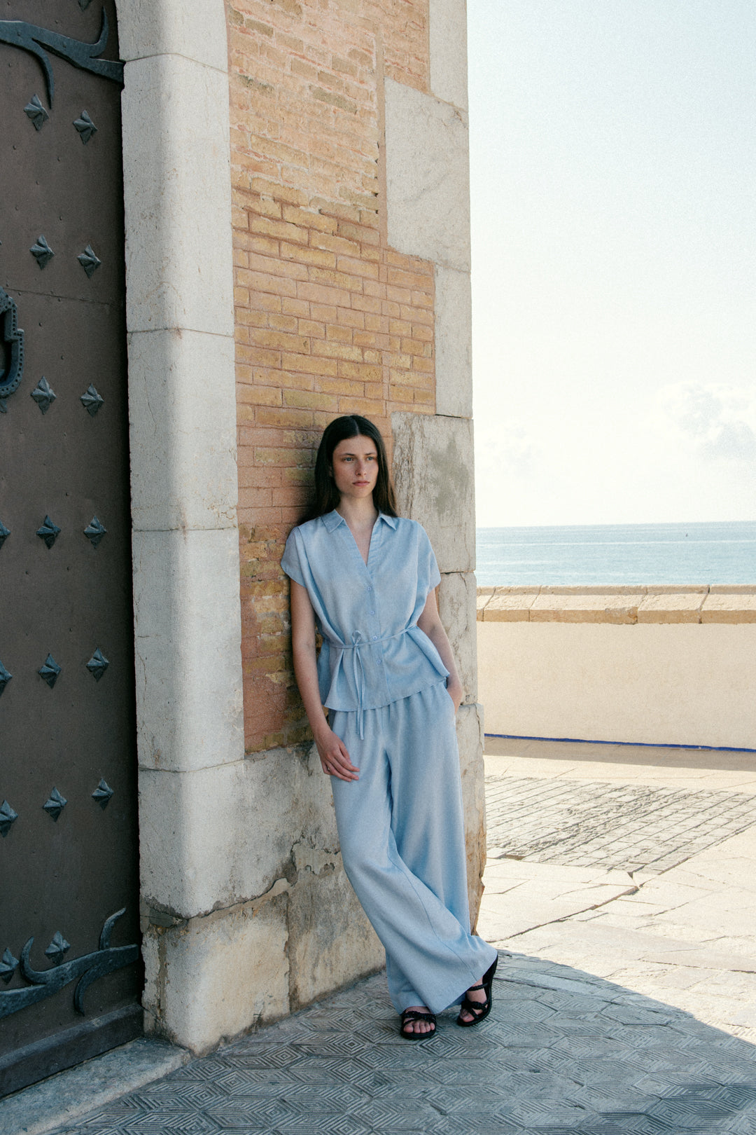Linen Relaxed Straight-Leg Pants in Mist Blue