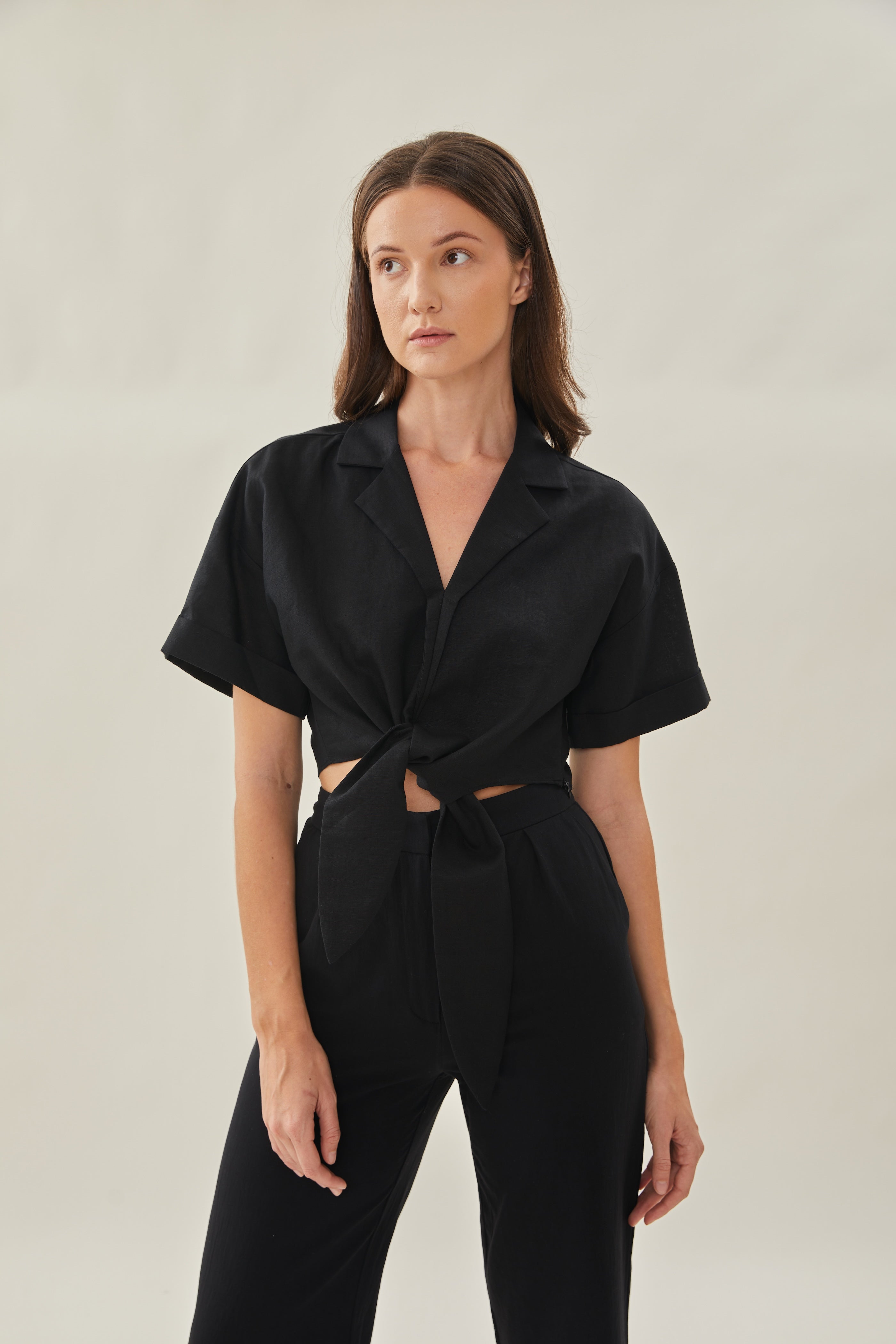 Linen Knotted Shirt in Black