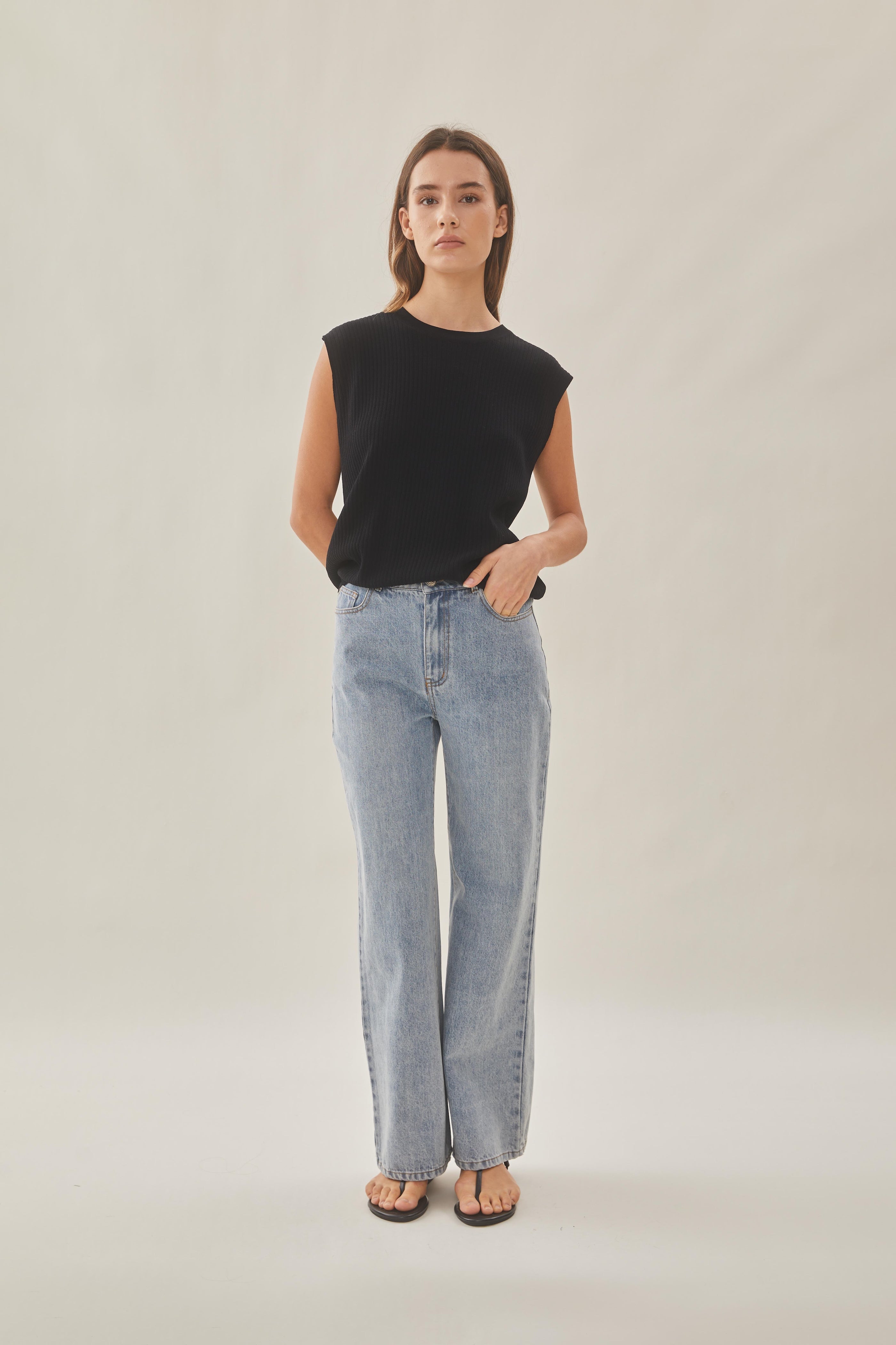Knitted Round Neck Sleeveless Top in Black
