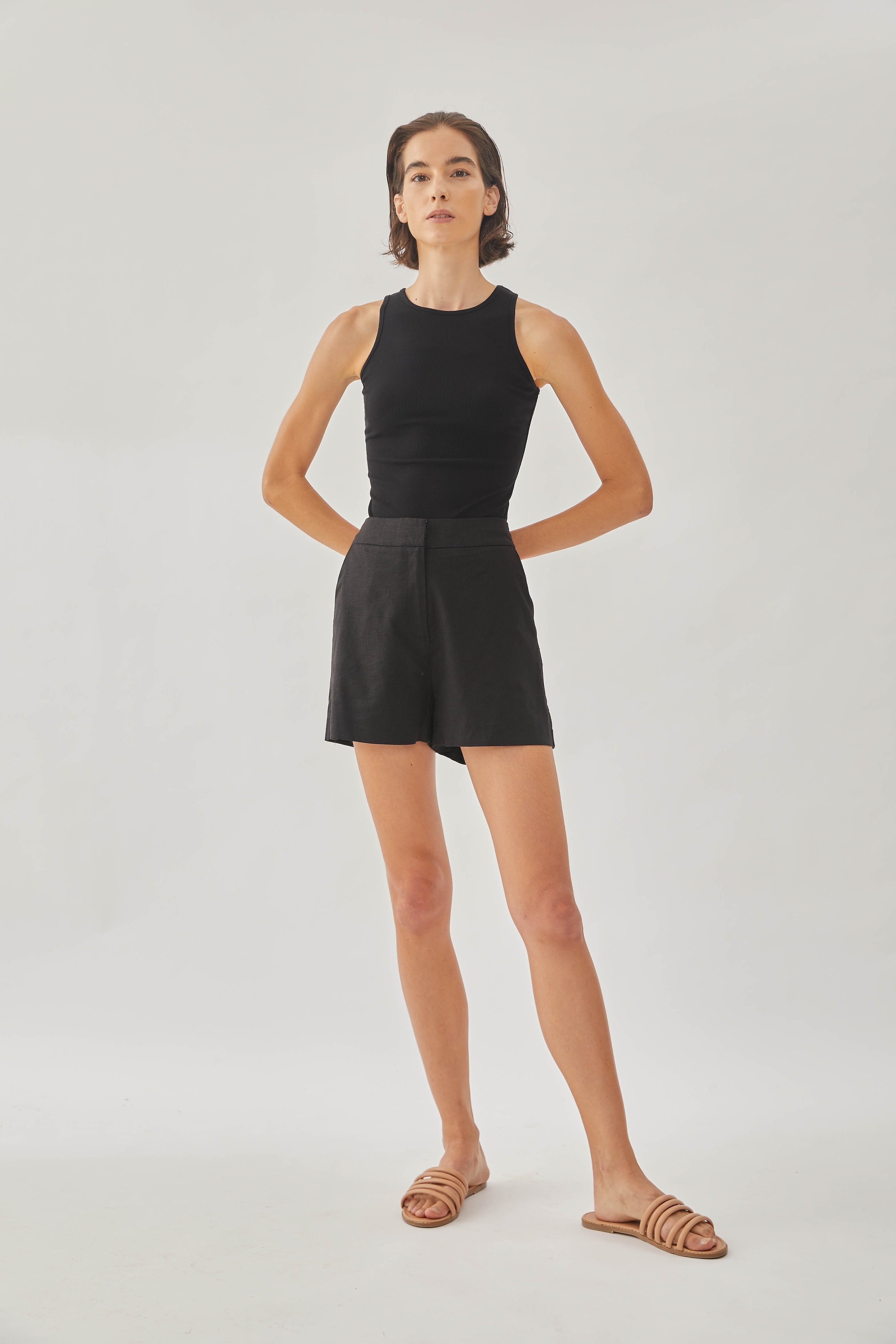 Linen High-waisted Shorts in Black