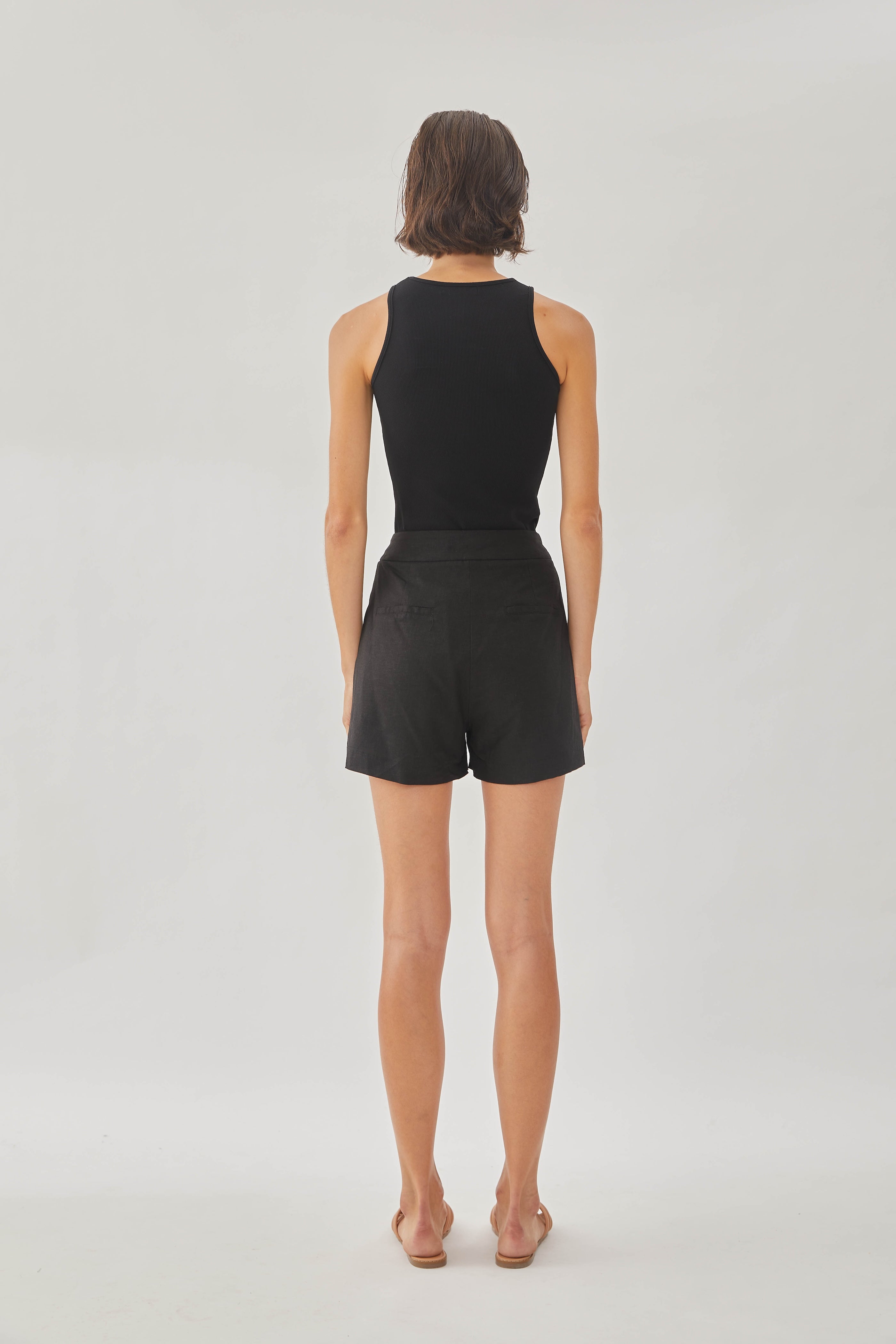 Linen High-waisted Shorts in Black