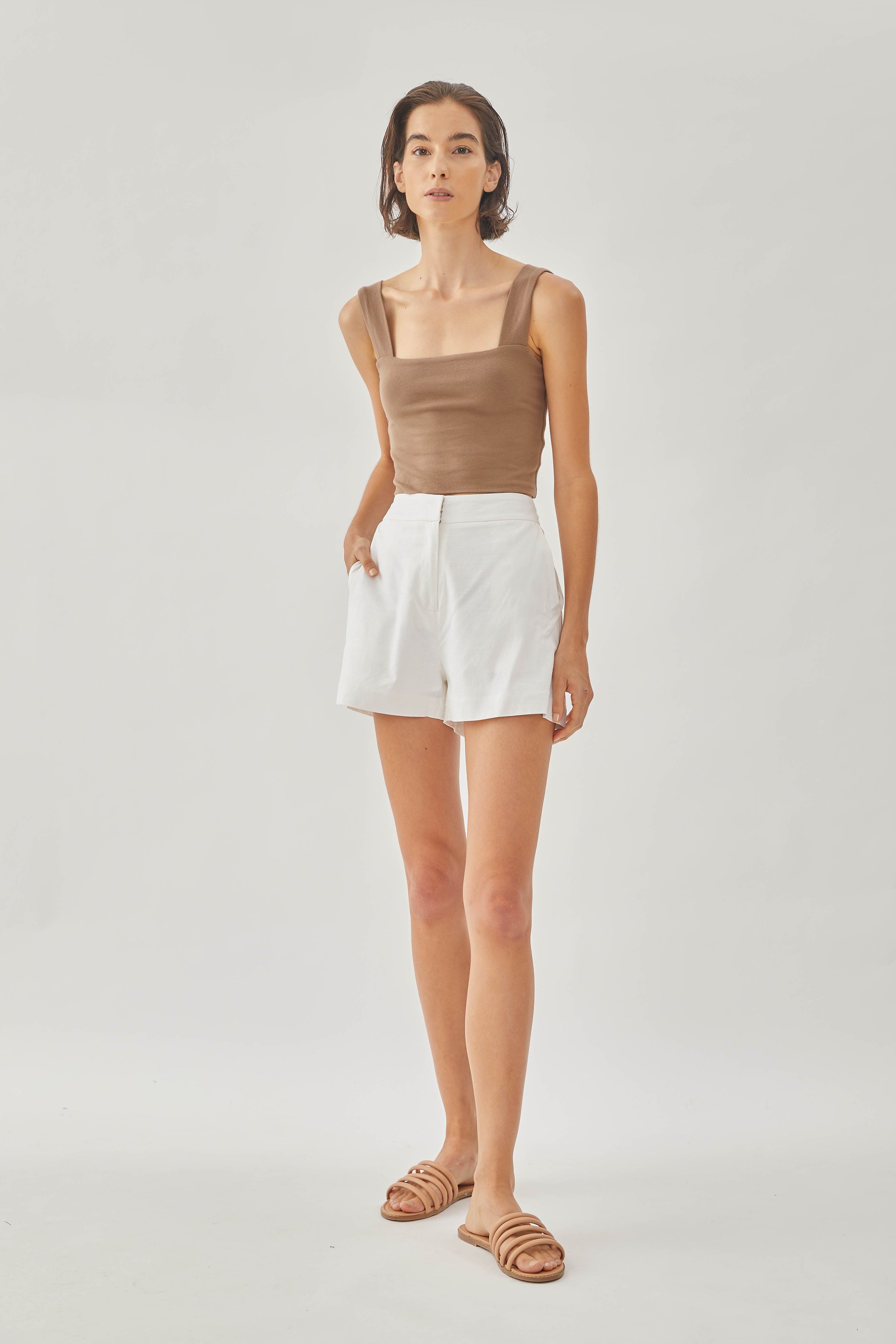 Linen High-waisted Shorts in White