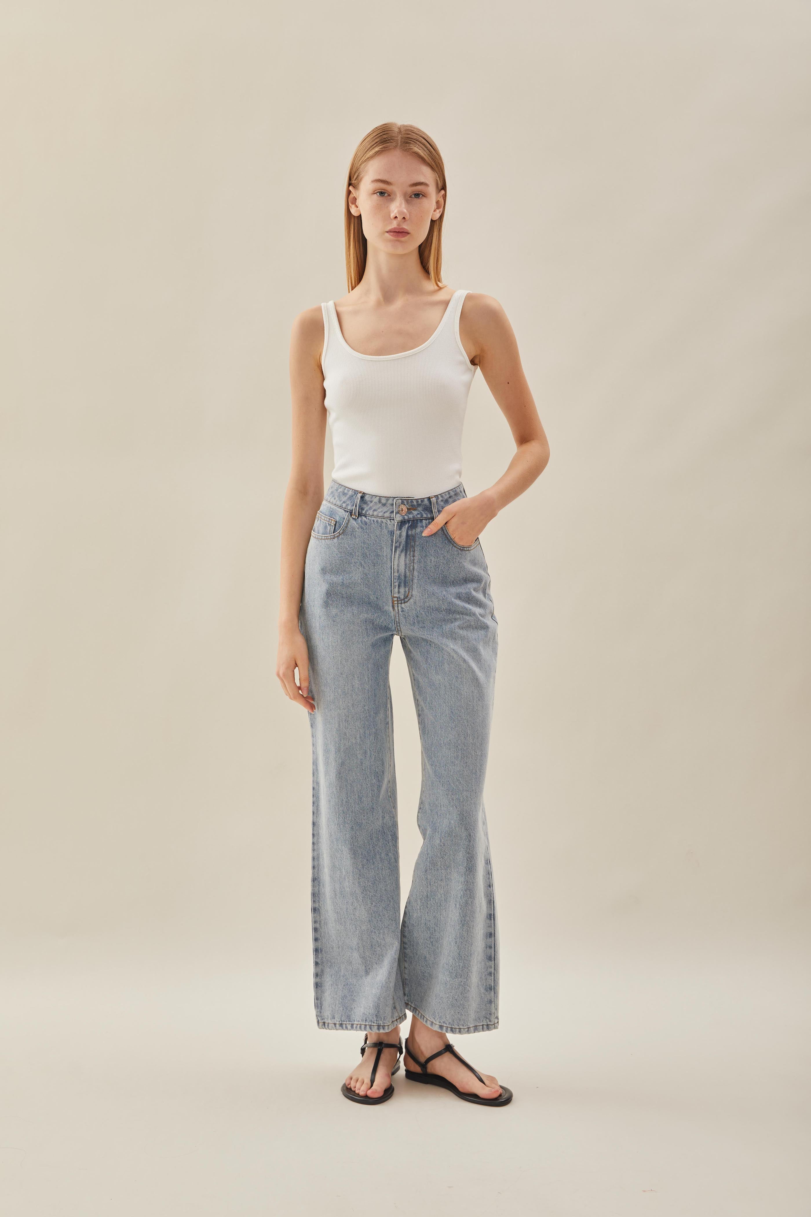 High Waisted Jeans in Mid Wash