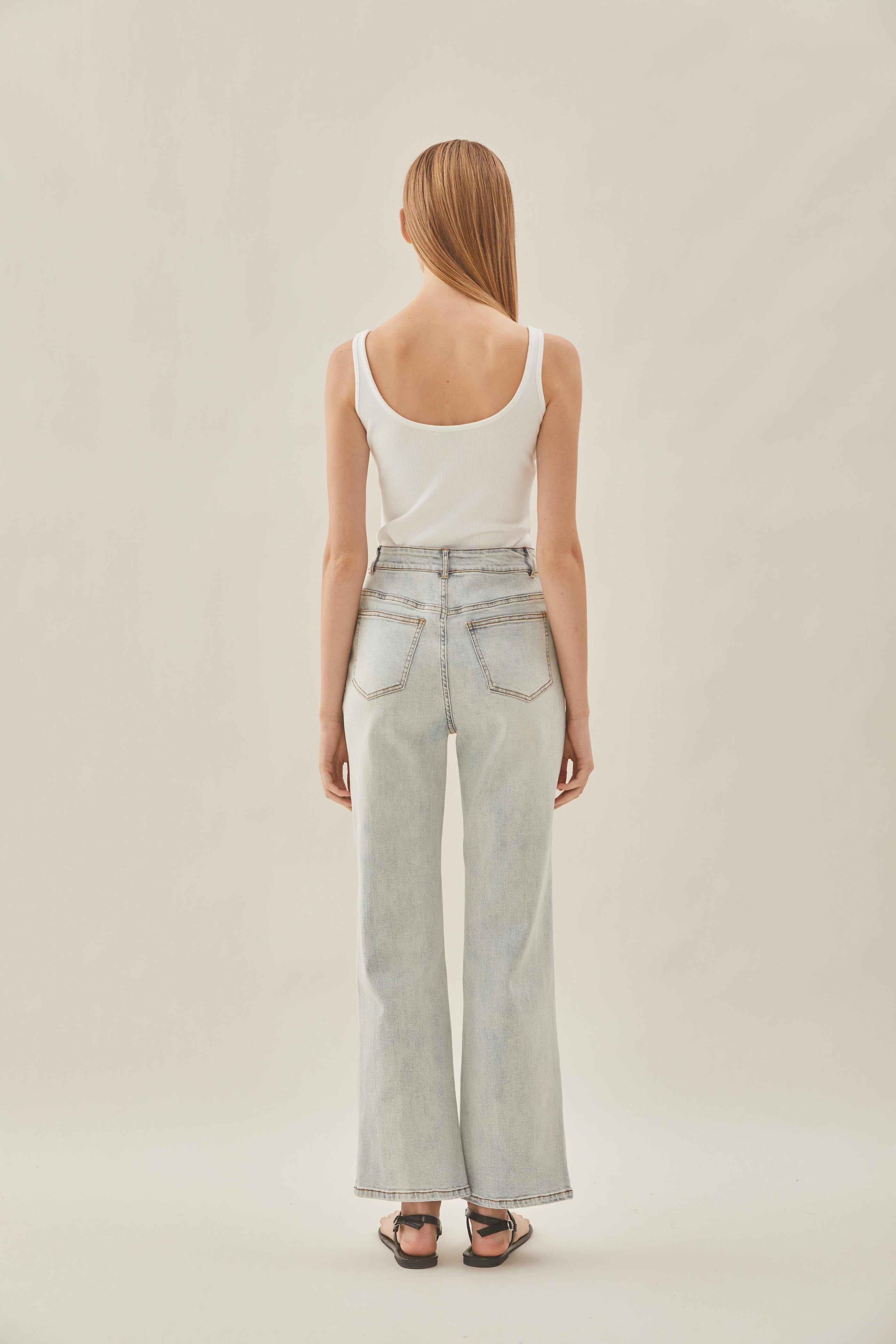 STUDIOS High Rise Straight Cut Stretch Jeans in Light Wash