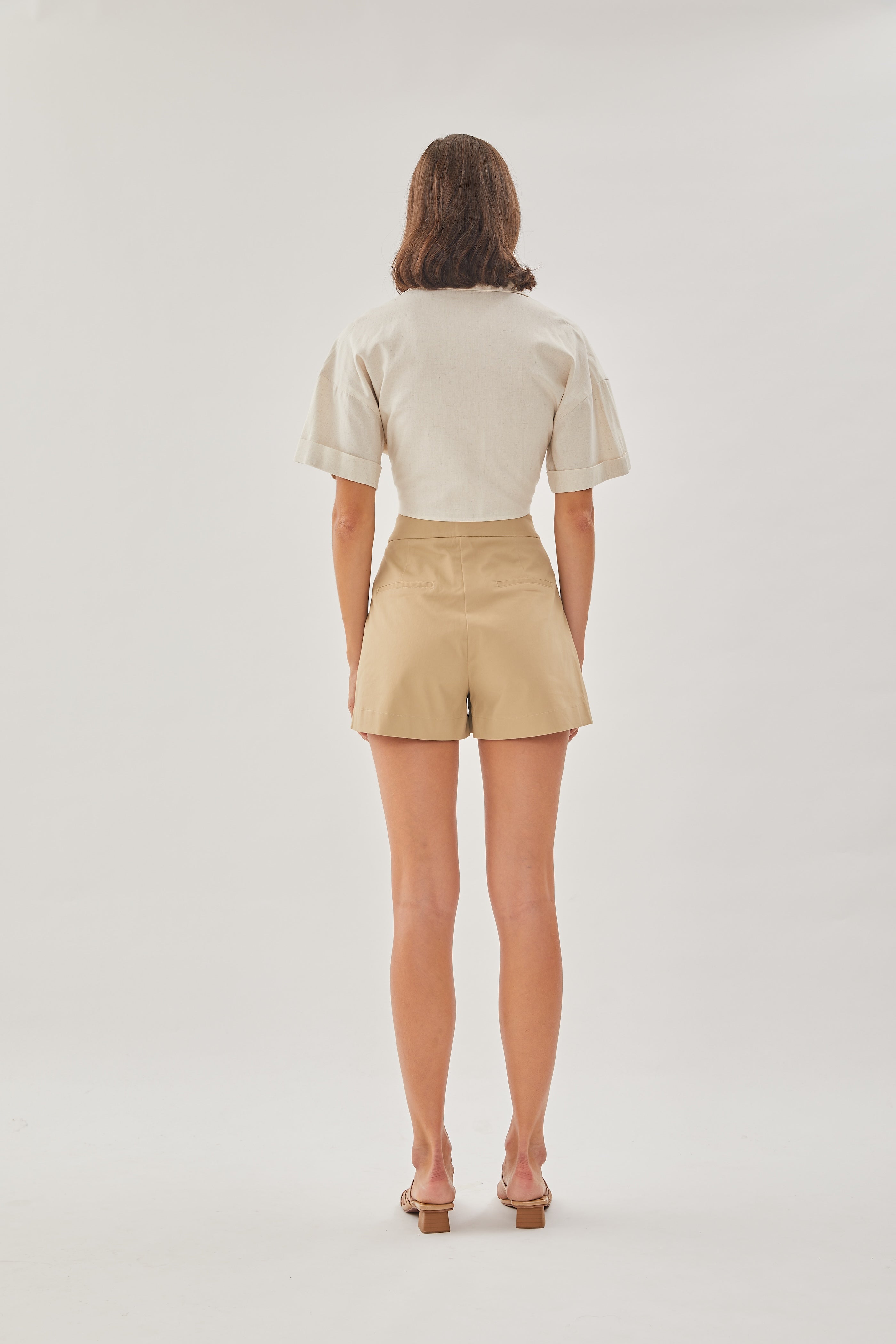 Linen Knotted Shirt in Natural