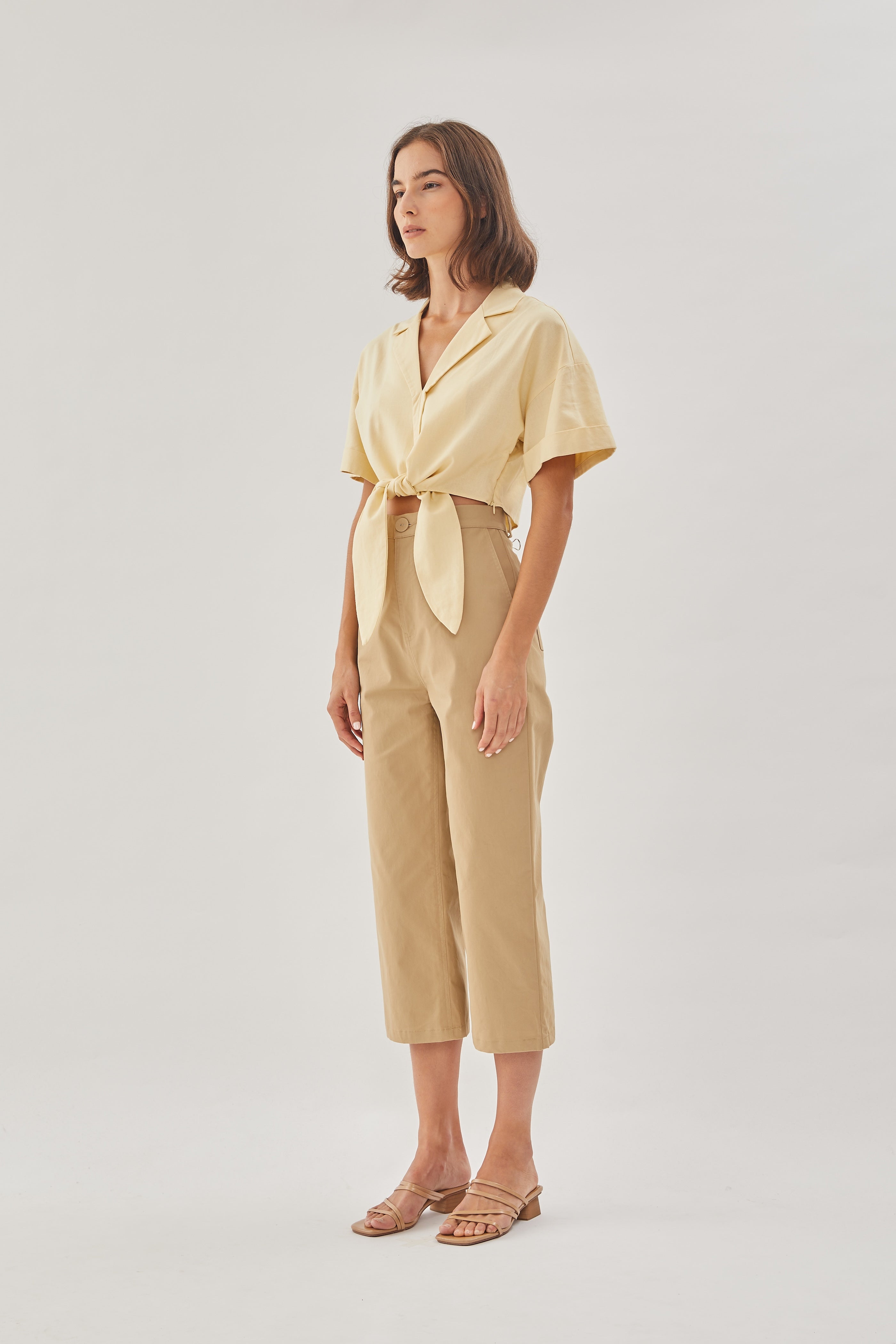 Linen Knotted Shirt in Soft Yellow