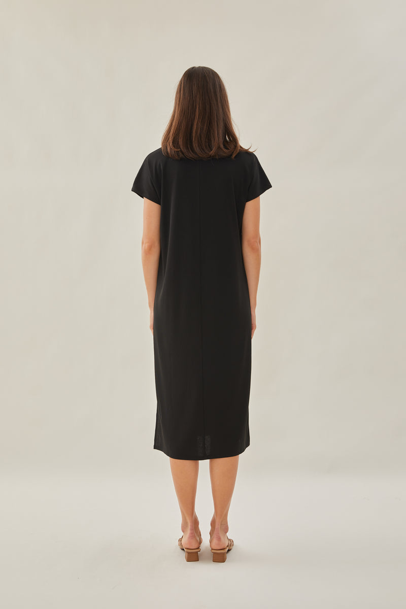 Relaxed Midi Dress in Black