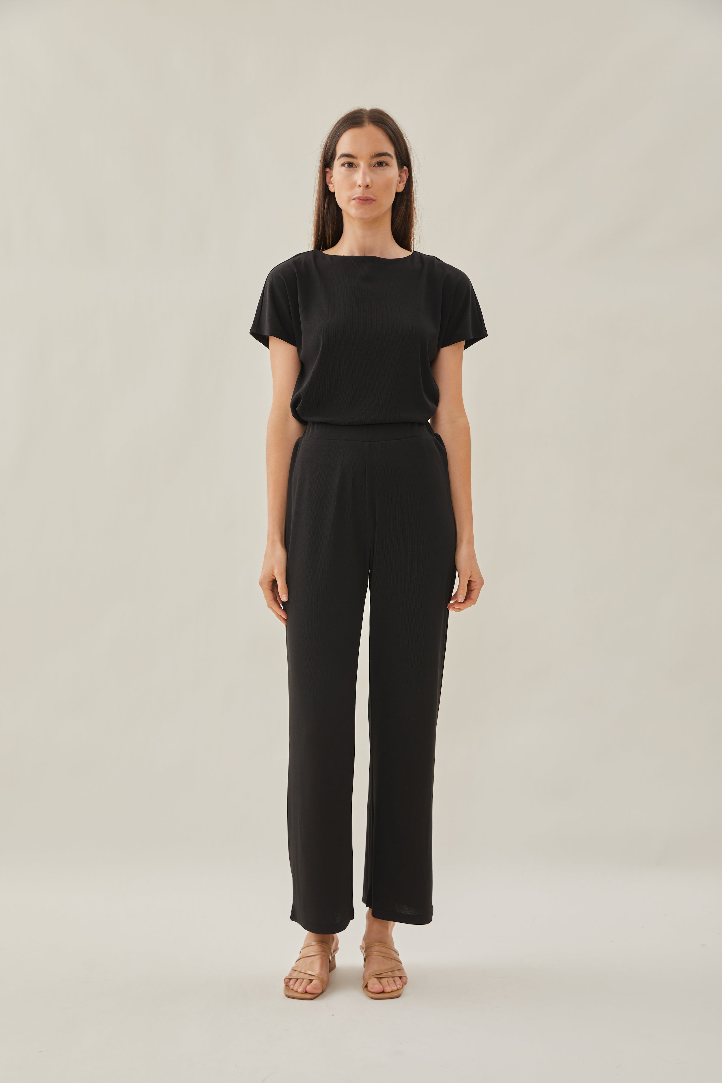 Classic Relaxed Pants in Black