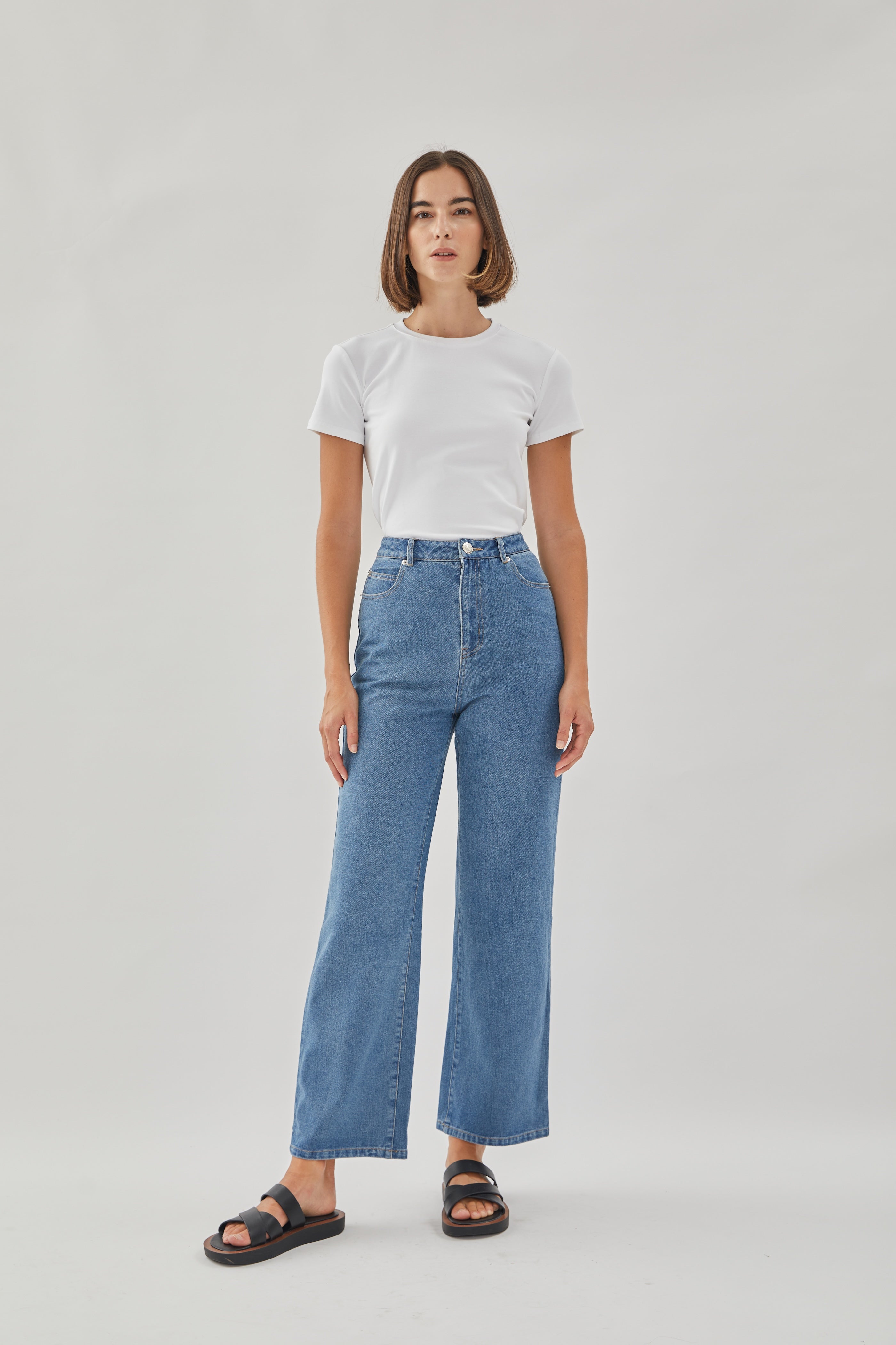 Studios High Rise Straight Cut Jeans in Midwash